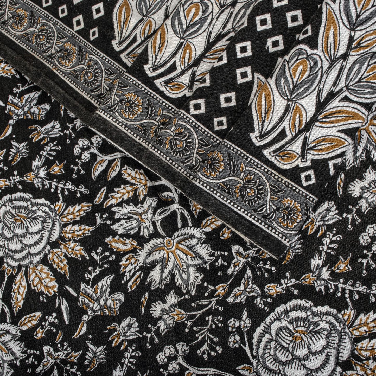 Sanskriti Vintage Saree Black 100% Pure Cotton Kalamkari Style Floral Printed Fabric 5+Yard Sari