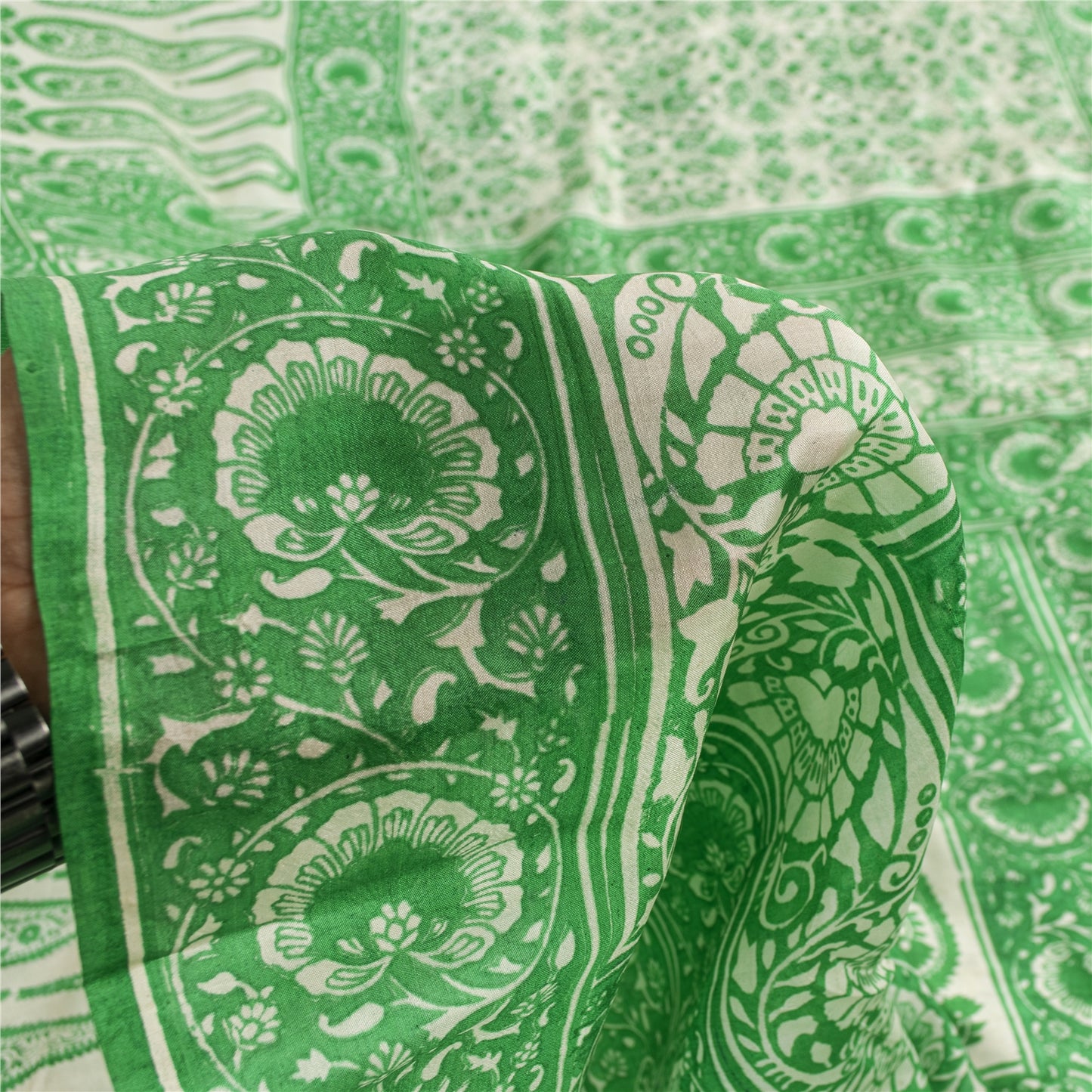 Sanskriti Vintage Sarees Green & White Kalamkari Pure Cotton Printed Sari Fabric