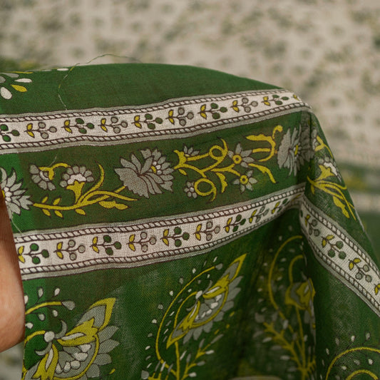 Sanskriti Vintage Sarees Ivory Pure Cotton Floral Printed 6+yd Sari Craft Fabric