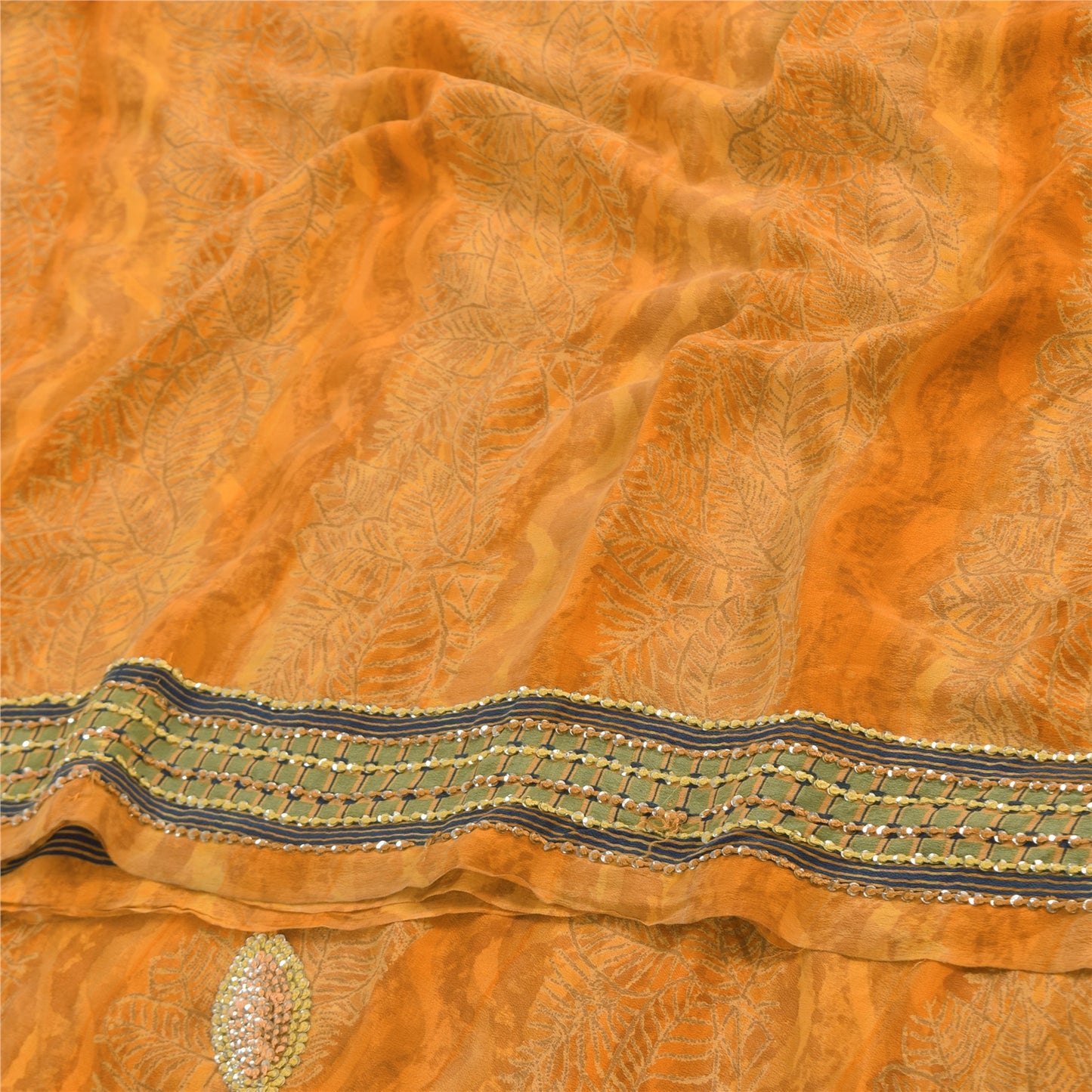 Sanskriti Vintage Sarier i safranfarvet, håndperlet sari i ren crepe med tryk, 5 yards bæredygtigt stof