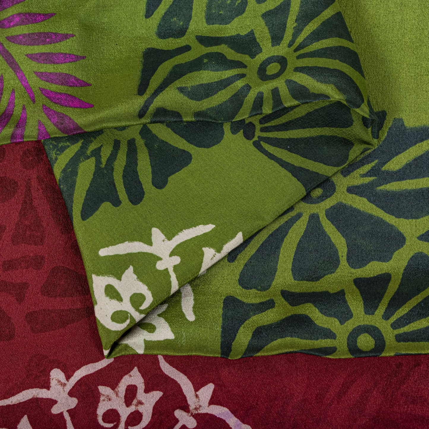 Sanskriti Vintage Saree Dark Red Pure Crepe Floral Printed Sari 5.5+Yard Fabric