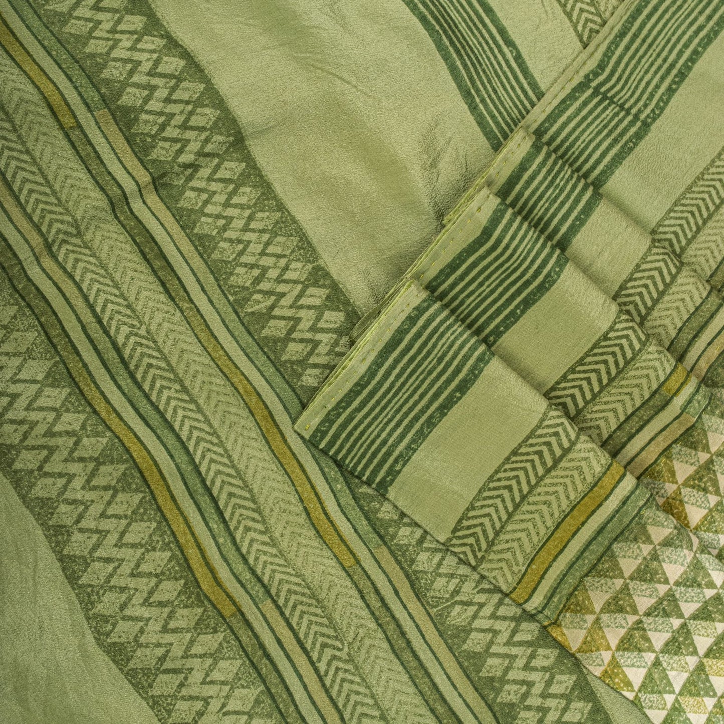 Sanskriti Vintage Saree Green Pure Crepe Geometric Printed Sari 5.5+Yard Fabric
