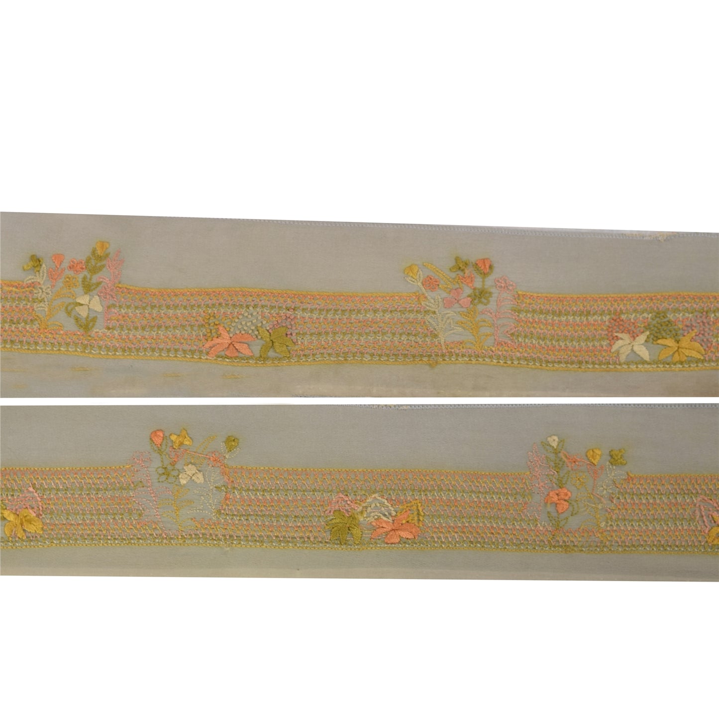 Sanskriti Vintage Sari Border Embroidered Pale Cream 1YD Trim Thread Lace Ribbon