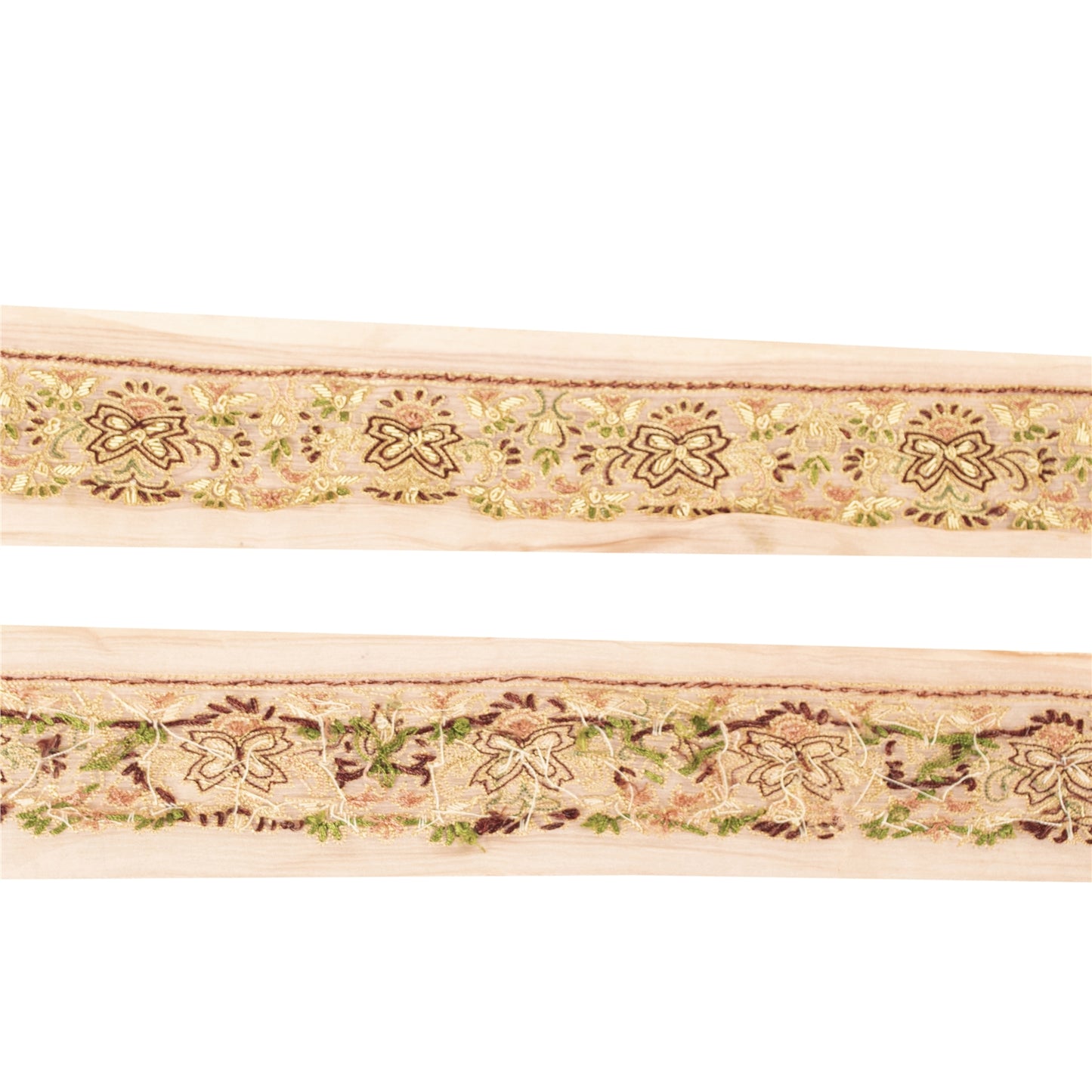 Sanskriti Vintage Sari Border Hand Embroidered 1 YD Indian Ribbon Peach Lace 2.3