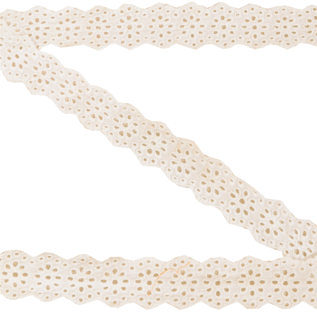 Sanskriti Vintage Border Embroidered 1 Yard Trims Lace 1.5W Ribbon Floral White