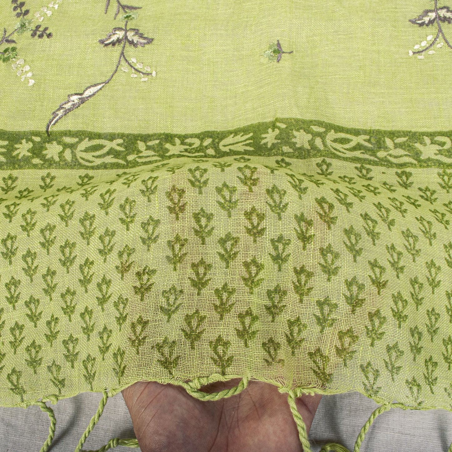 Sanskriti Vintage Dupatta/Stole Green Pure Cotton Embroidered-Hand-Woven Fabric