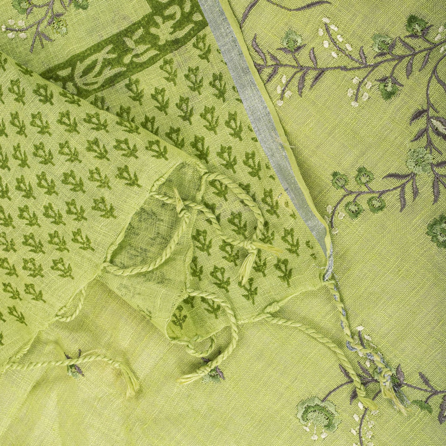 Sanskriti Vintage Dupatta/Stole Green Pure Cotton Embroidered-Hand-Woven Fabric