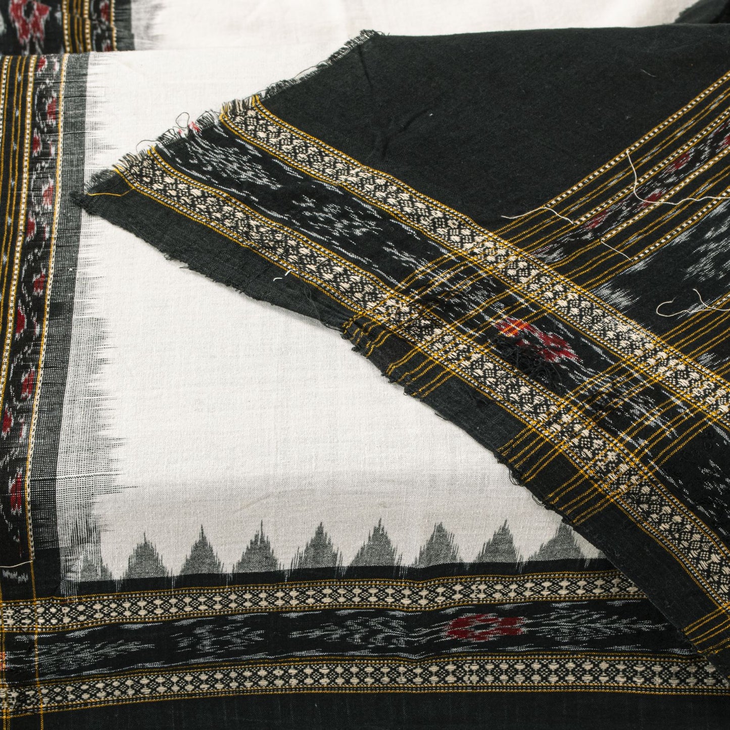Sanskriti Vintage Dupatta/Stole Black-White Pure Cotton Sambhalpuri Hand Woven