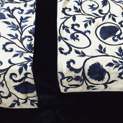 Sanskriti Vintage White Pure Crepe Silk Dupatta/Stole Floral Embroidered Veil