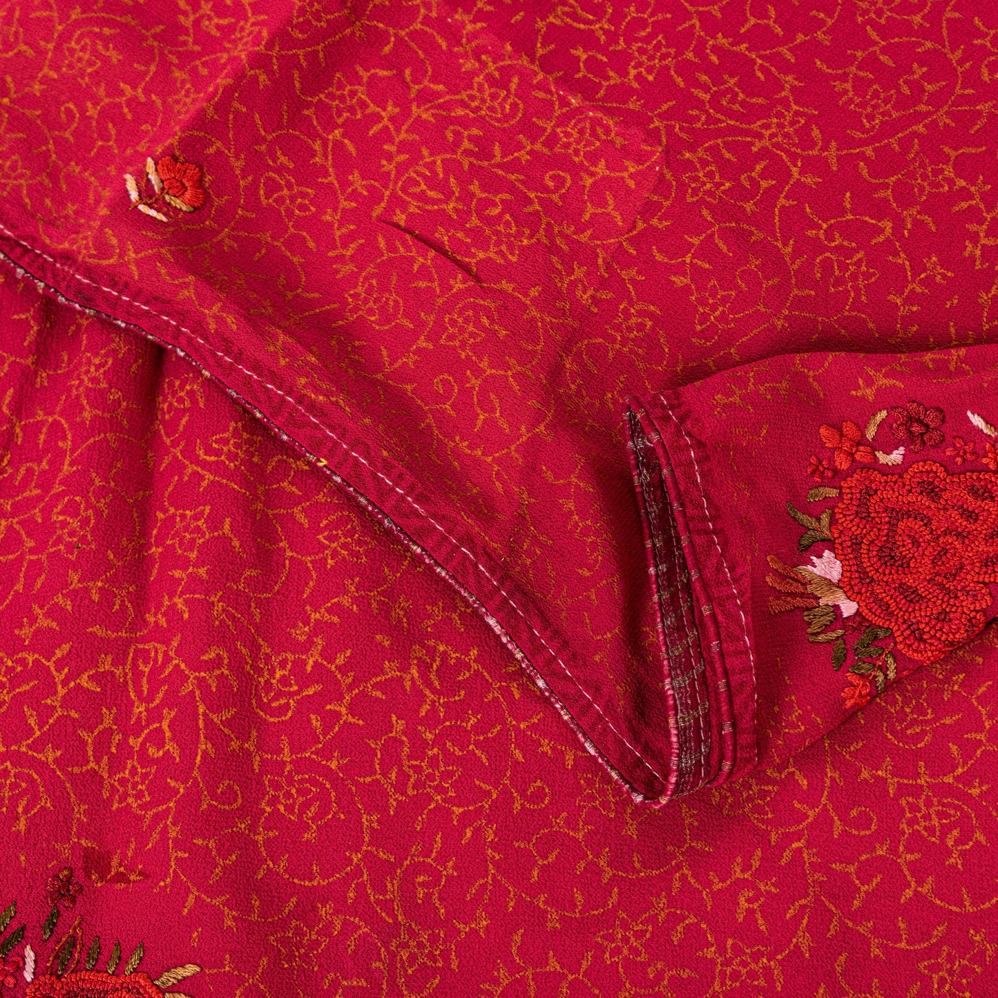 Sanskriti Vintage Saree Red 100% Pure Georgette Silk Saree Hand Embroidery 5.Yd Printed Craft fabric Uses-Table linen, Cushions, Curtains