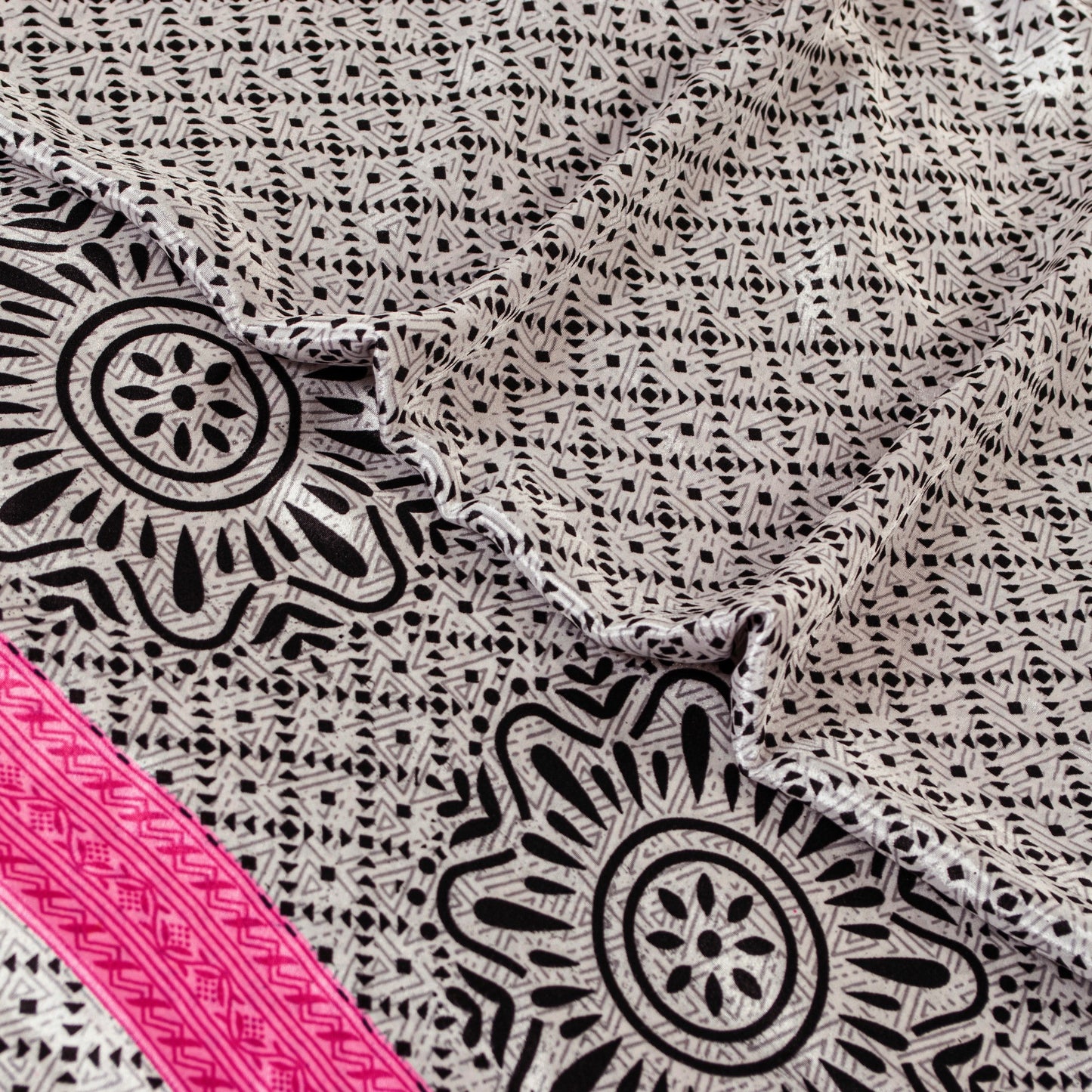 Sanskriti Vintage Saree White-Black 5.5+Yd Moss Crepe Saree Geometric Prined Sari Uses--Crafts Sewing Patchwork Home Decor, Dressmaking