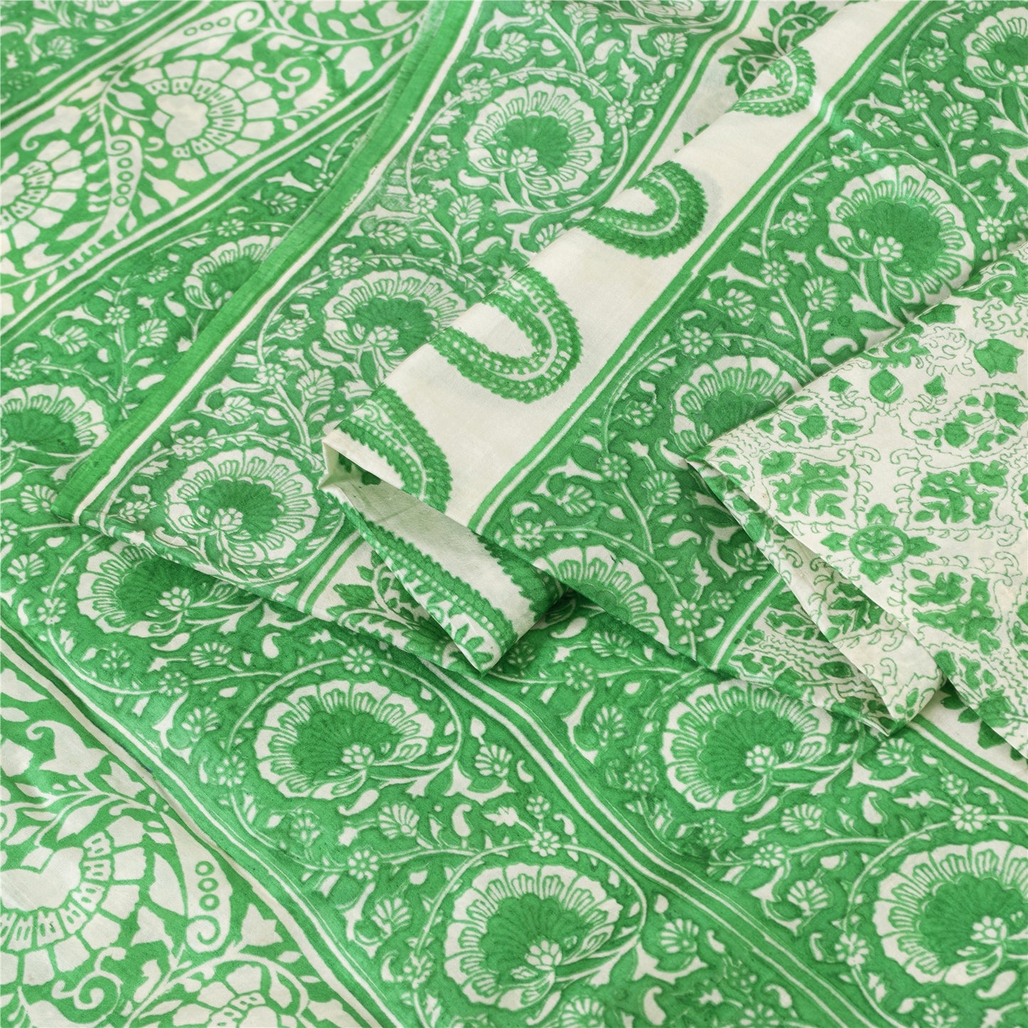 Sanskriti Vintage Sarees Green & White Kalamkari Pure Cotton Printed Sari Fabric