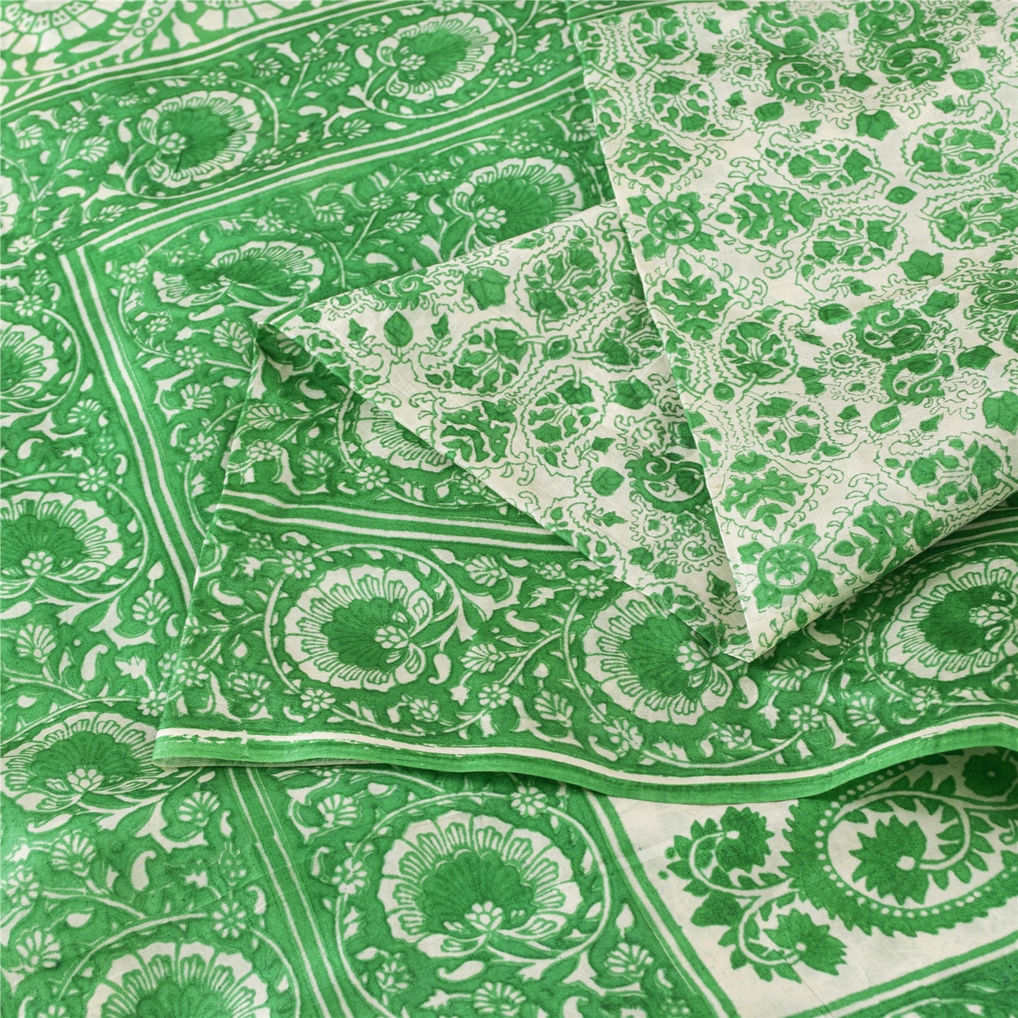 Sanskriti Vintage Sarees Green & White Kalamkari Pure Cotton Printed Sari Fabric