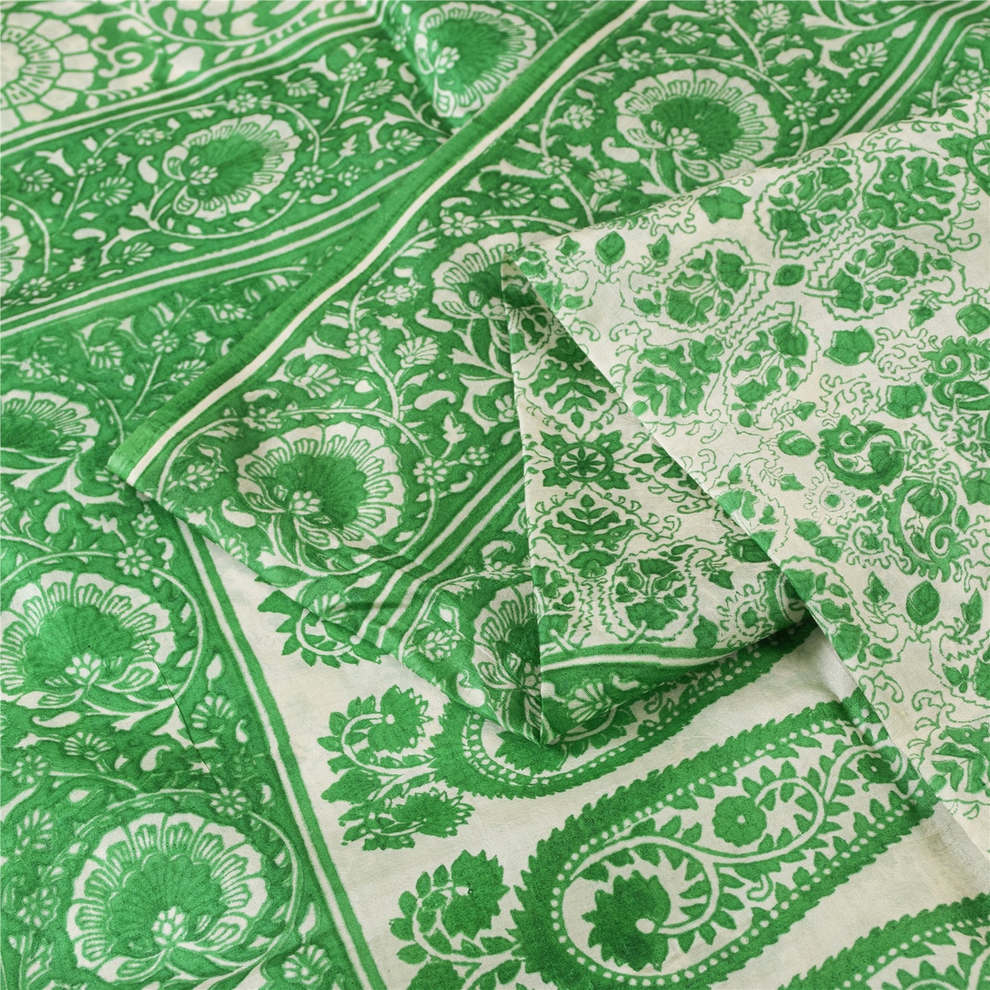 Sanskriti Vintage Sarees Green & White Kalamkari Pure Cotton Printed Sari Fabric