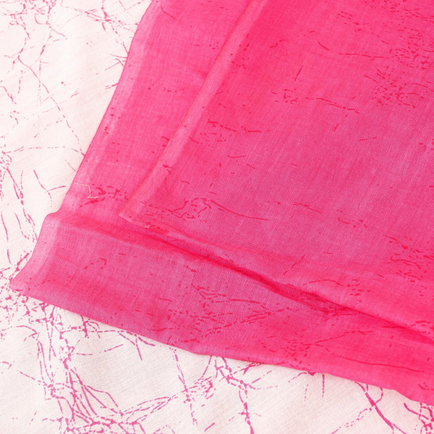 Sanskriti Vintage Sarees White & Pink Pure Cotton Batik Print Sari 6+yd Fabric