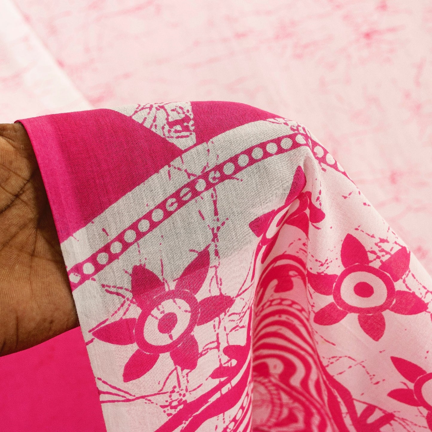 Sanskriti Vintage Sarees White & Pink Pure Cotton Batik Print Sari 6+yd Fabric