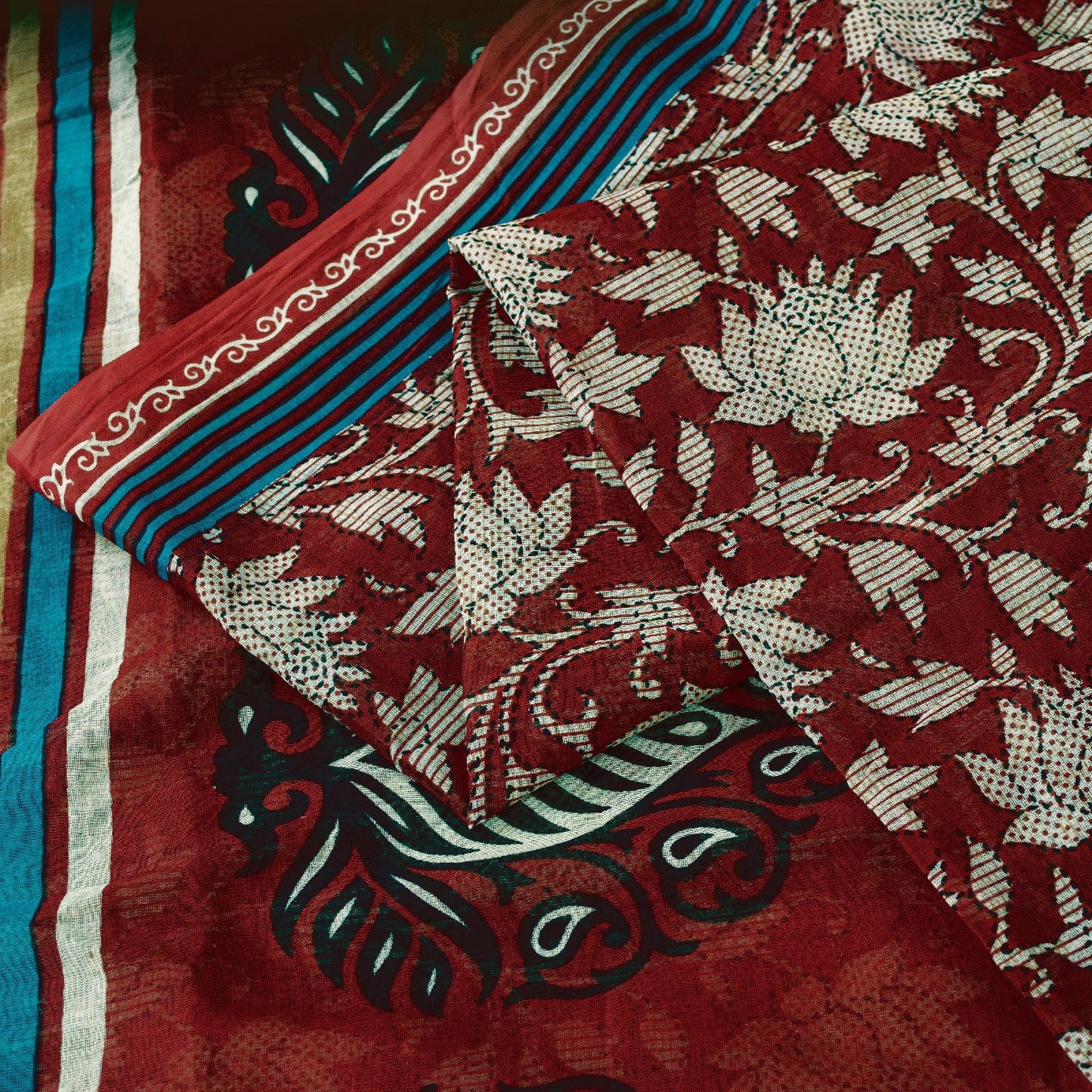 Sanskriti Vintage Sarees Red Pure Cotton Floral Printed 5+yd Sari Craft Fabric