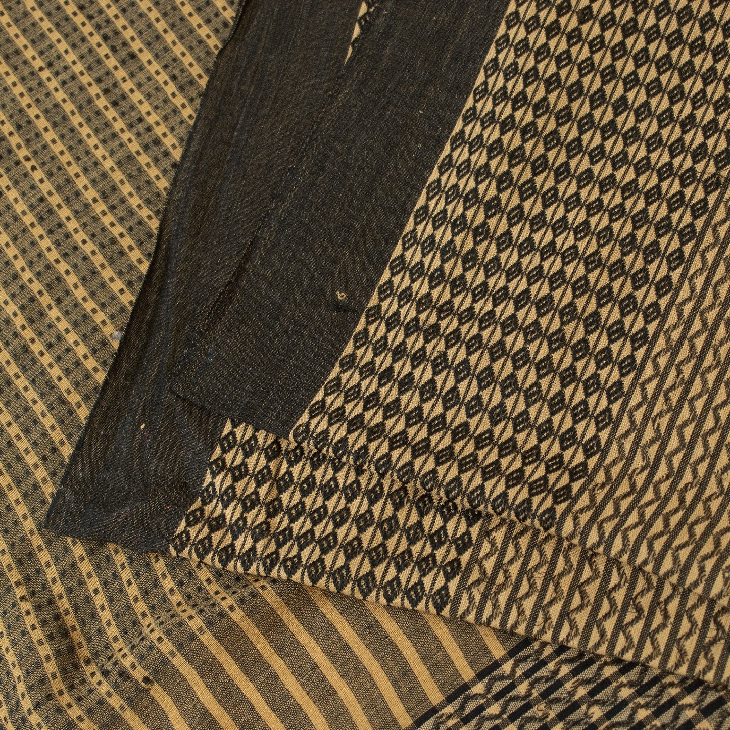 Sanskriti Vintage Sarees Cream Pure Cotton Geometric Woven 5+YD Heritage Sari