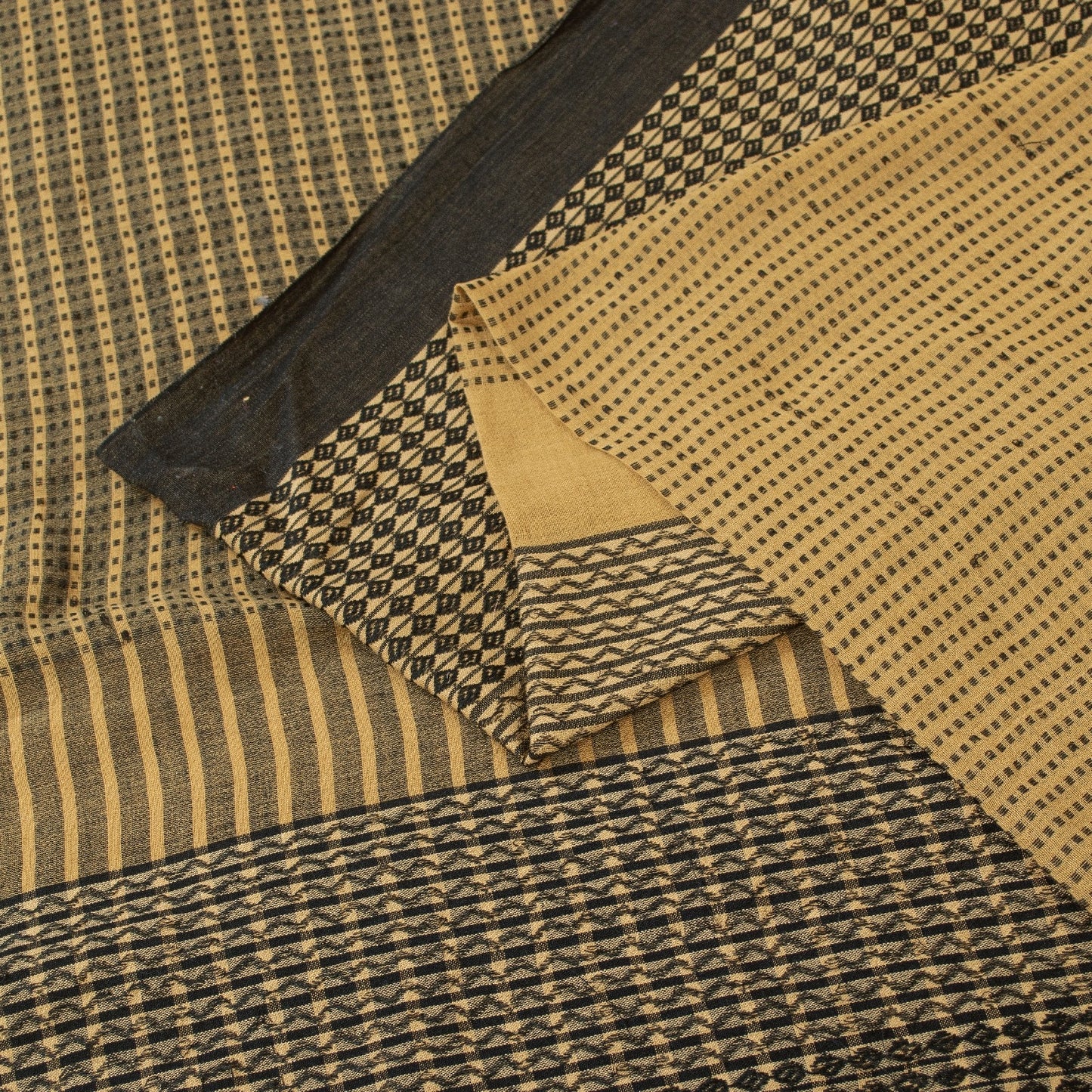 Sanskriti Vintage Sarees Cream Pure Cotton Geometric Woven 5+YD Heritage Sari