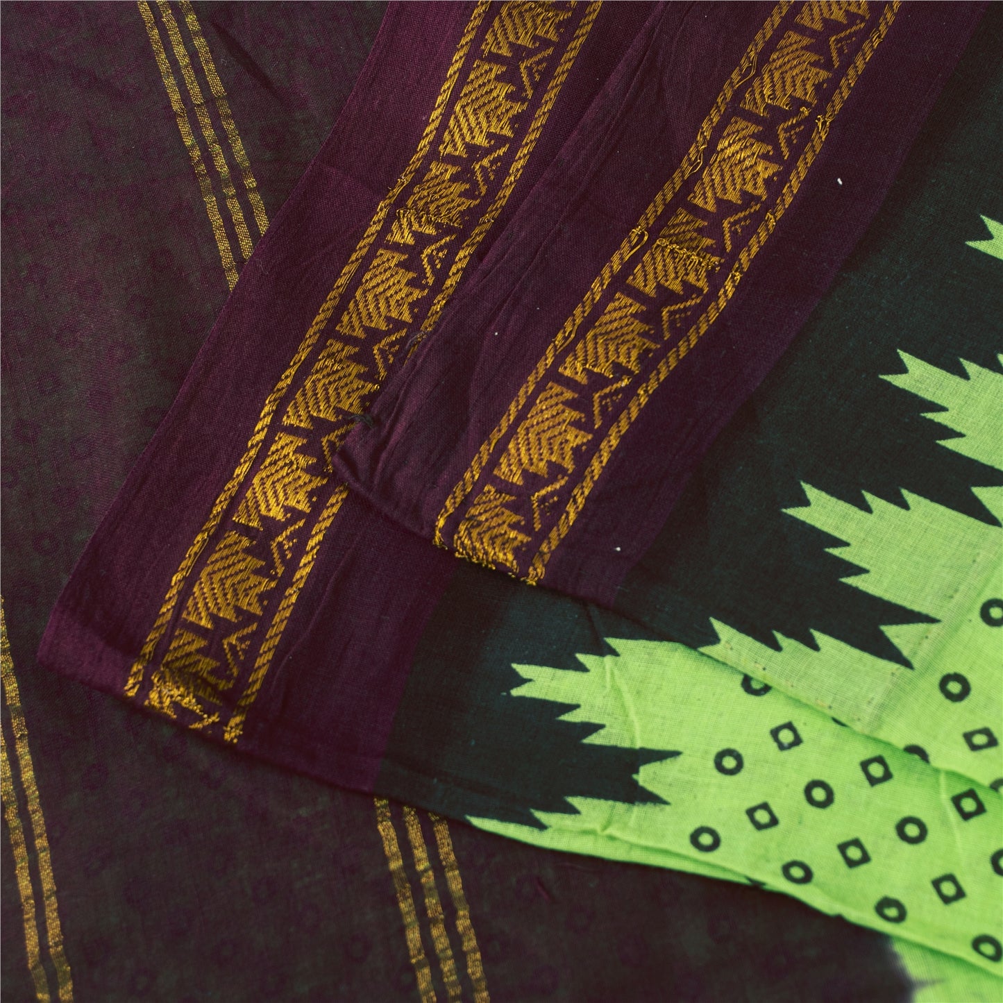 Sanskriti Vintage Sarees Green & RedPure Cotton Printed & Zari Woven 5+yd Fabric