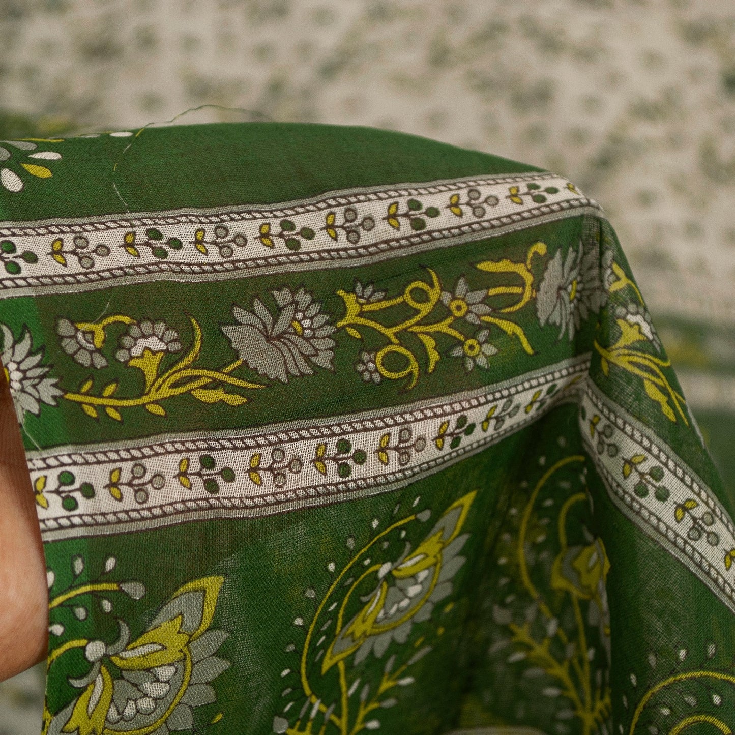 Sanskriti Vintage Sarees Ivory Pure Cotton Floral Printed 6+yd Sari Craft Fabric