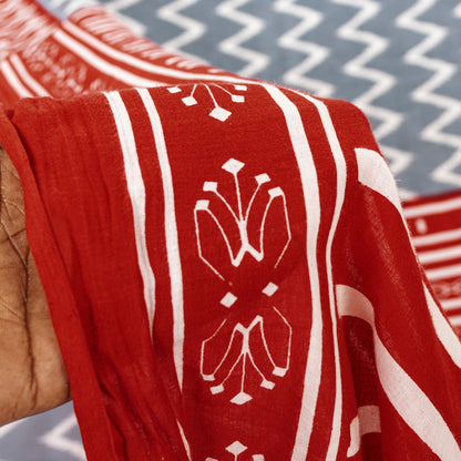 Sanskriti Vintage Sarees Gray & Red Pure Cotton Zig-Zag Lines Print 5+YD Sari