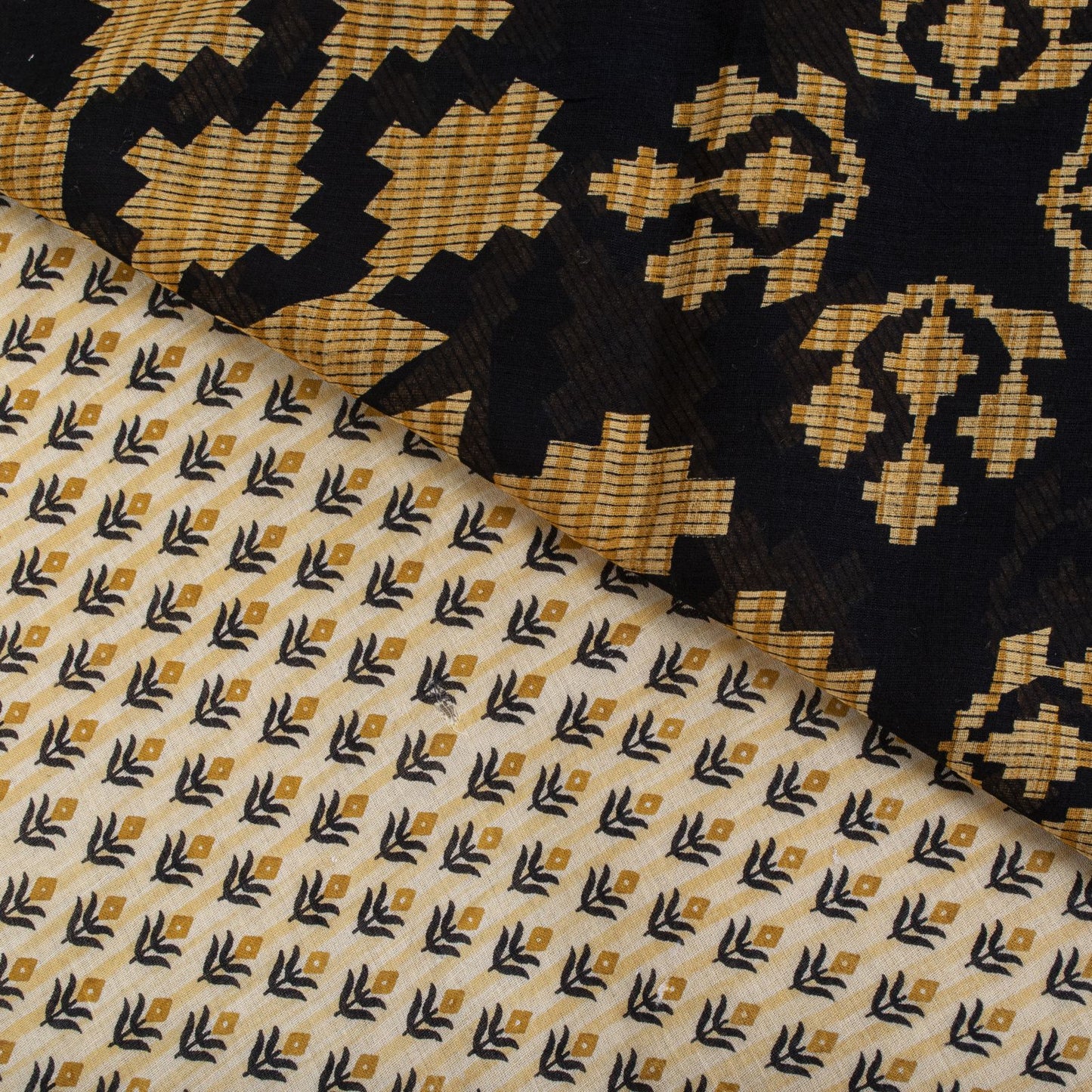 Sanskriti Vintage Saree Cream-Black Pure Cotton Floral Printed Sari 5.5+YDFabric