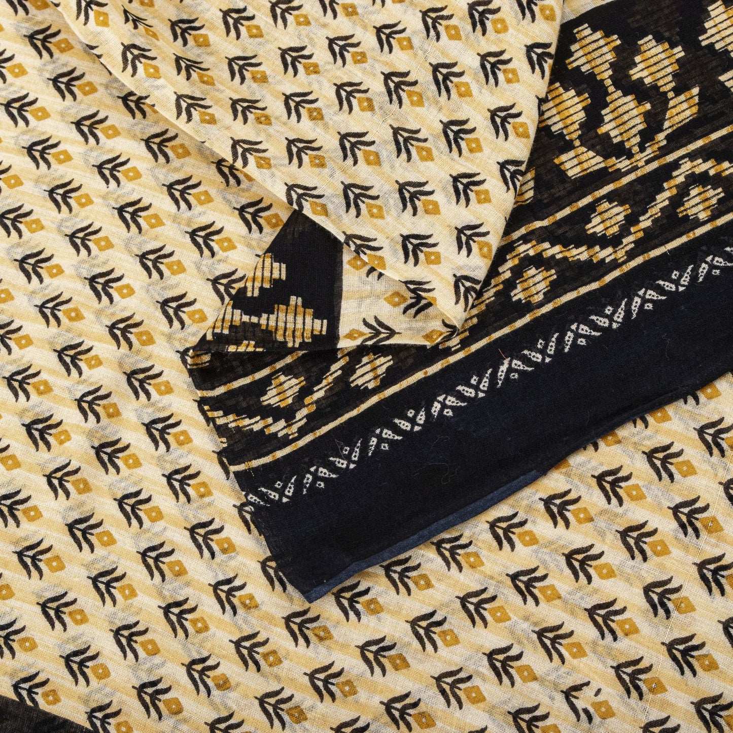 Sanskriti Vintage Saree Cream-Black Pure Cotton Floral Printed Sari 5.5+YDFabric