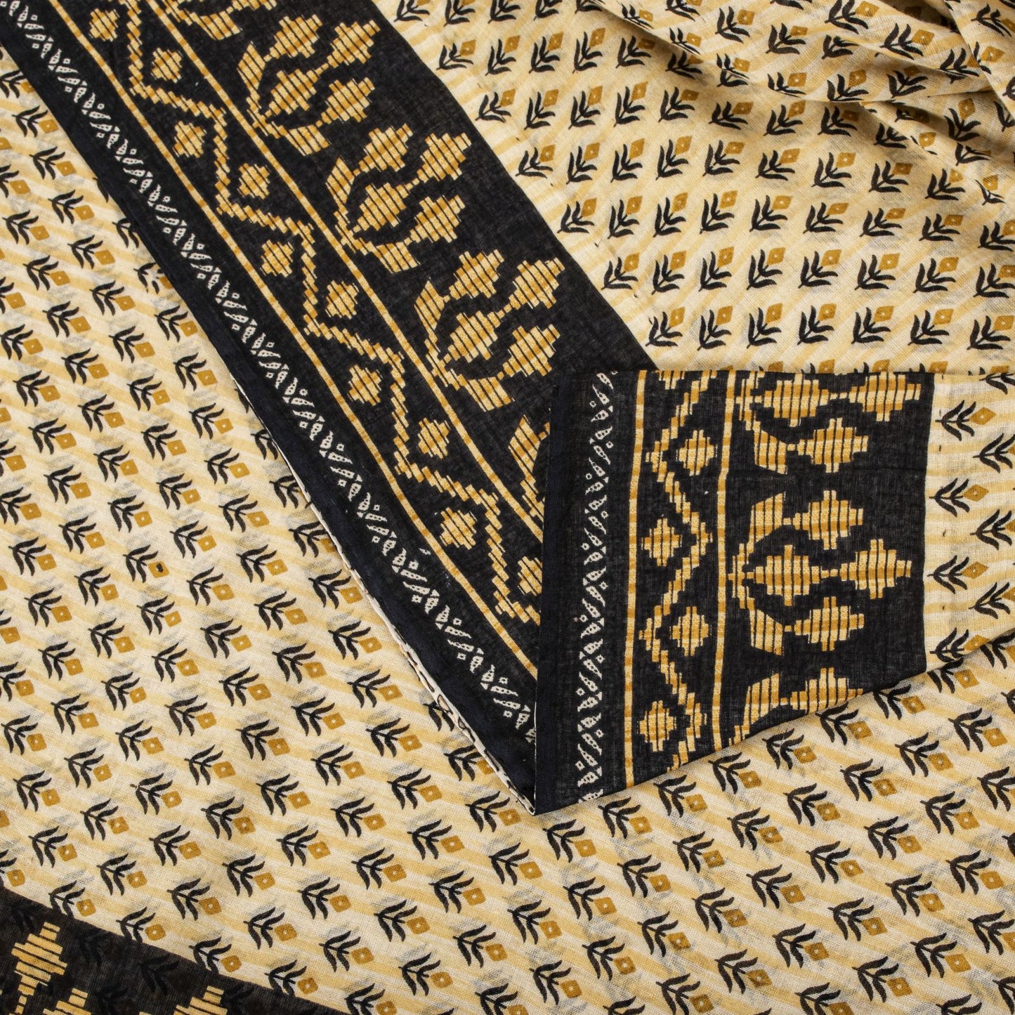 Sanskriti Vintage Saree Cream-Black Pure Cotton Floral Printed Sari 5.5+YDFabric