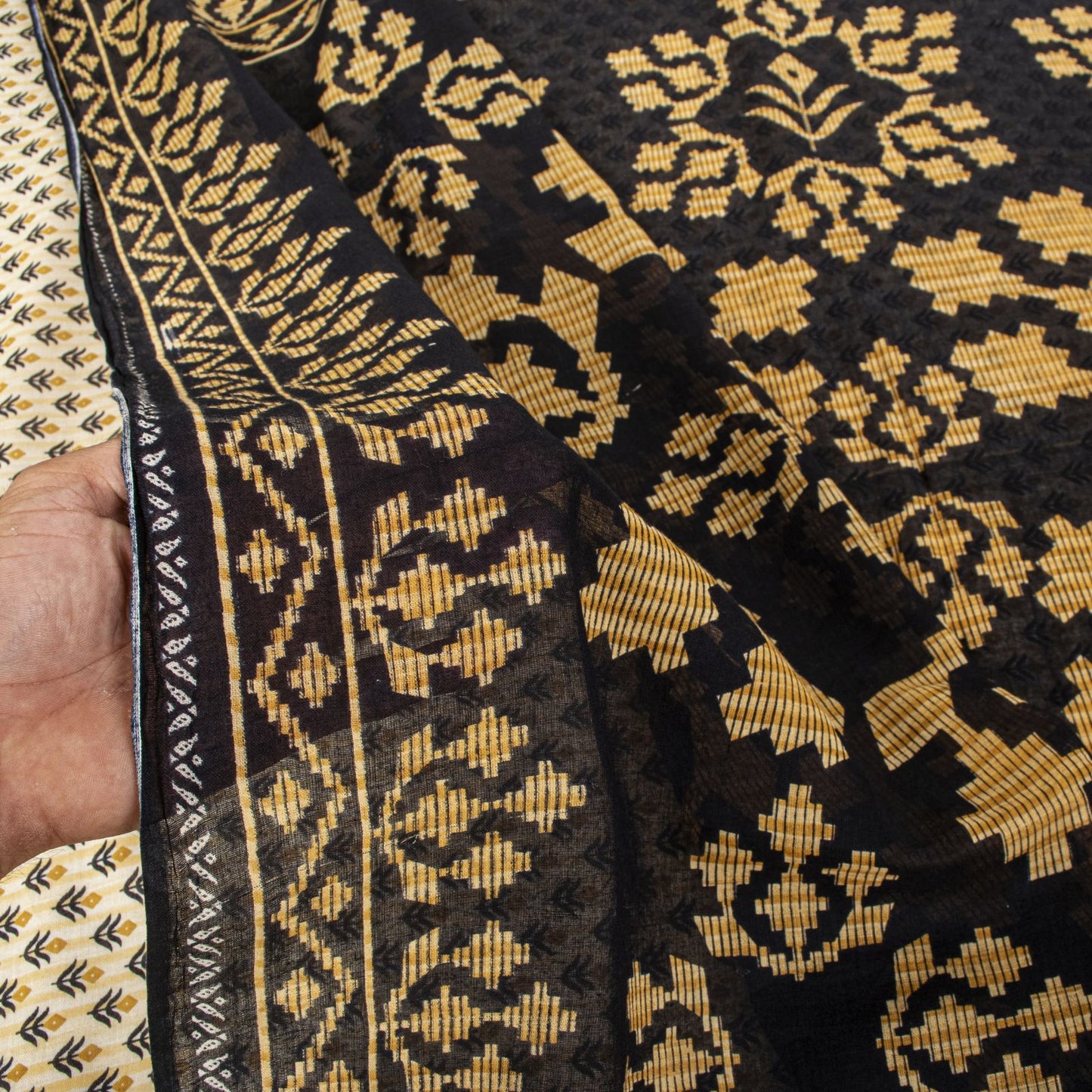 Sanskriti Vintage Saree Cream-Black Pure Cotton Floral Printed Sari 5.5+YDFabric