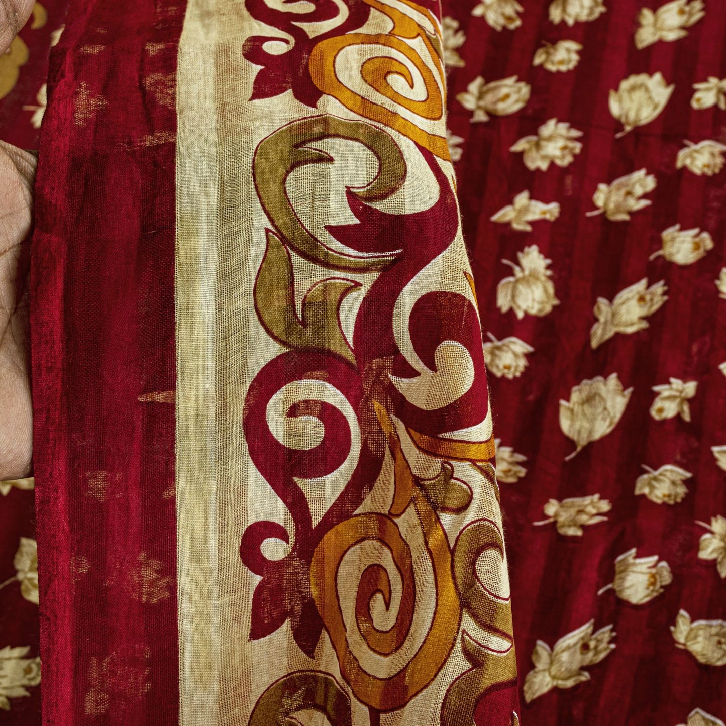 Sanskriti Vintage Red Pure Cotton Saree Floral Digital Printed Sari 5.5YD Craft