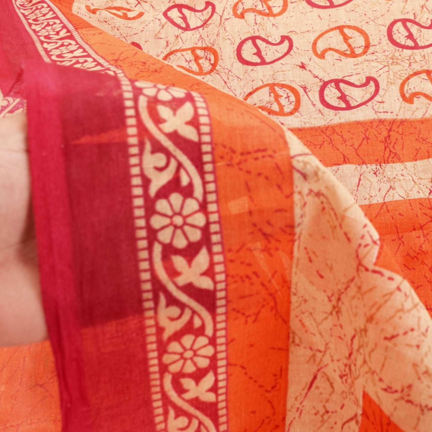 Sanskriti Vintage Cream Pure Cotton Saree Paisley AbstractBatik Print Sari 5+YD