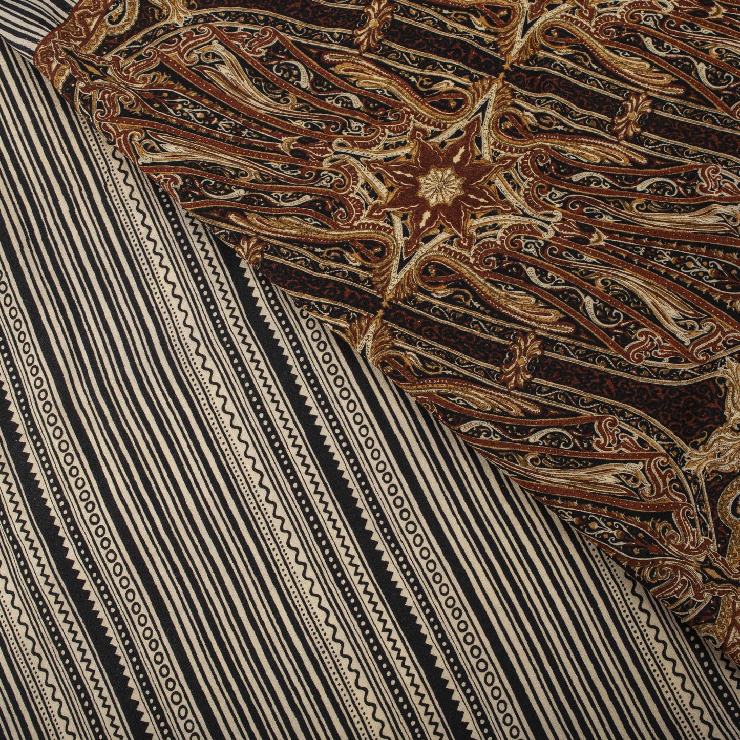Sanskriti Vintage Saree Black Pure Crepe Abstract Printed Sari 5.5+Yard Fabric