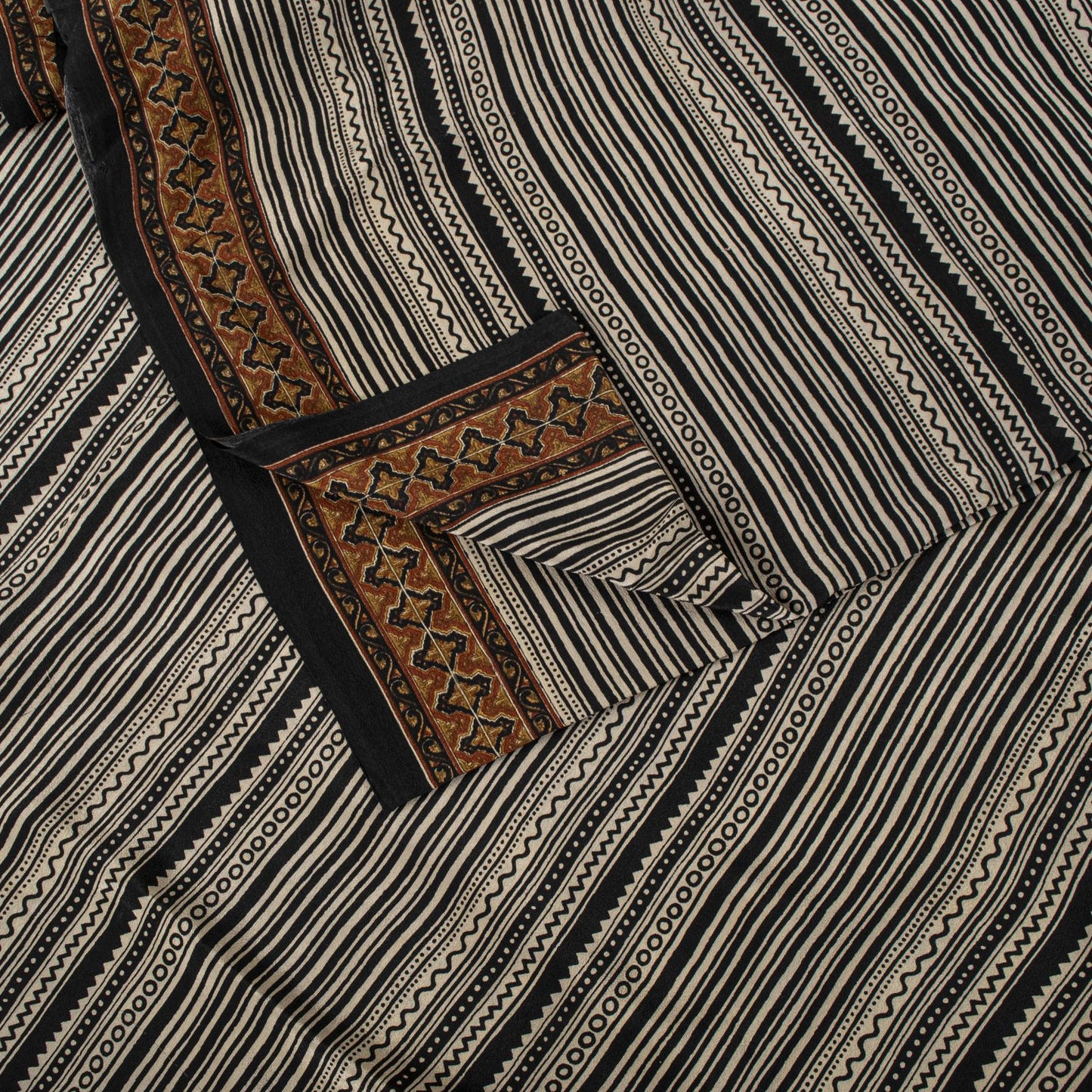 Sanskriti Vintage Saree Black Pure Crepe Abstract Printed Sari 5.5+Yard Fabric