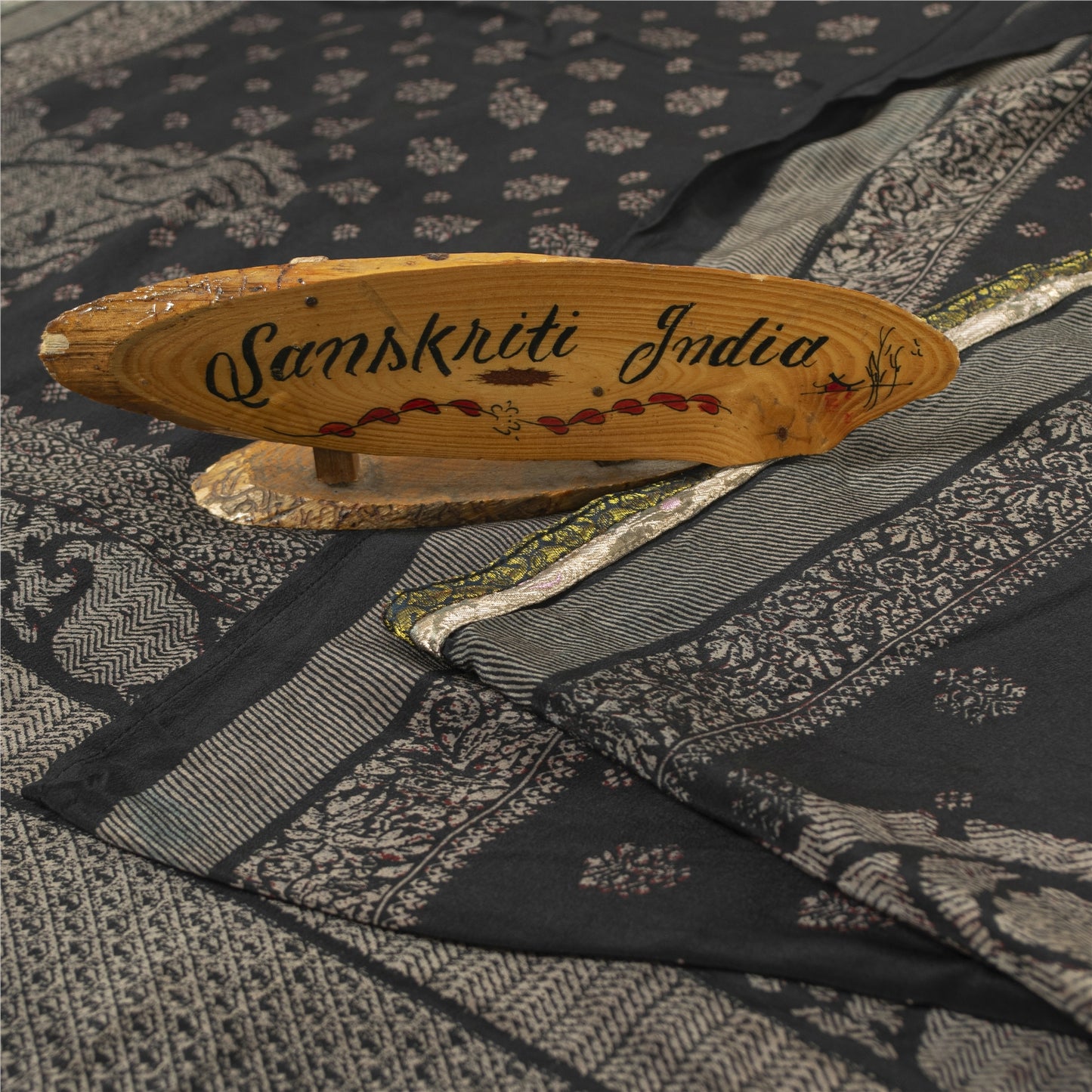 Sanskriti Vintage Sarees Black Pure Crepe Floral Printed 5+YD Eco-Friendly Sari