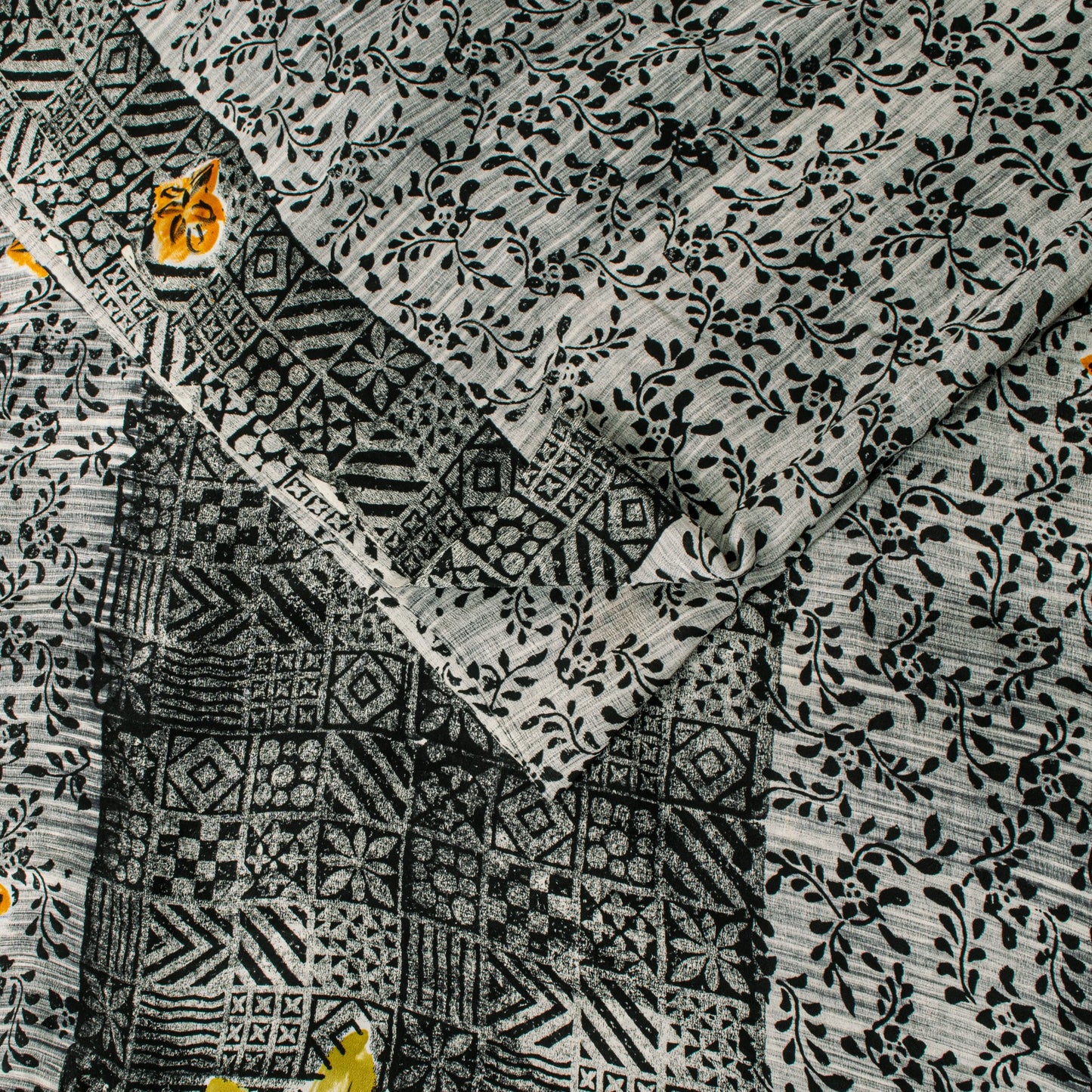 Sanskriti Vintage Black-White Soft Pure Crepe Sari Digital Printed Saree 5.5Yard