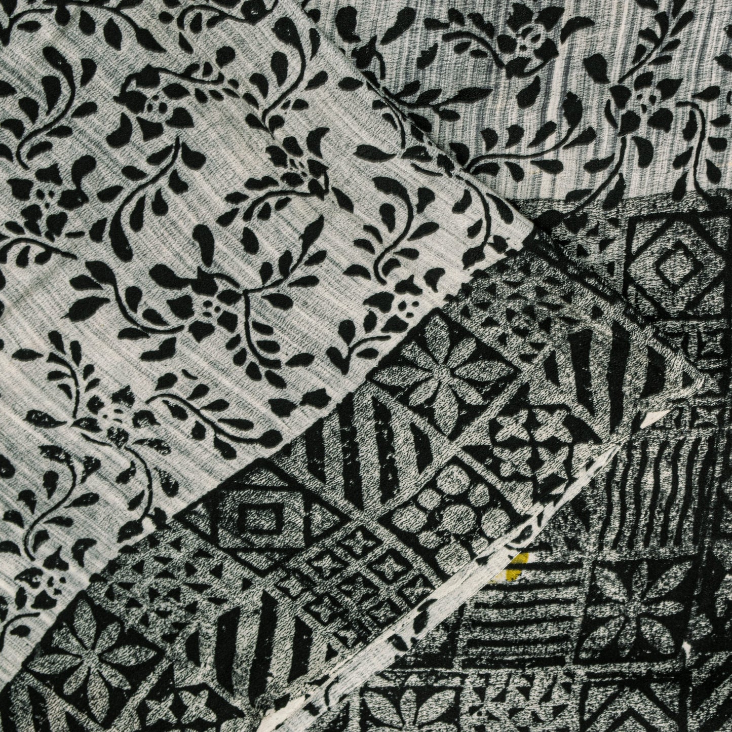Sanskriti Vintage Black-White Soft Pure Crepe Sari Digital Printed Saree 5.5Yard