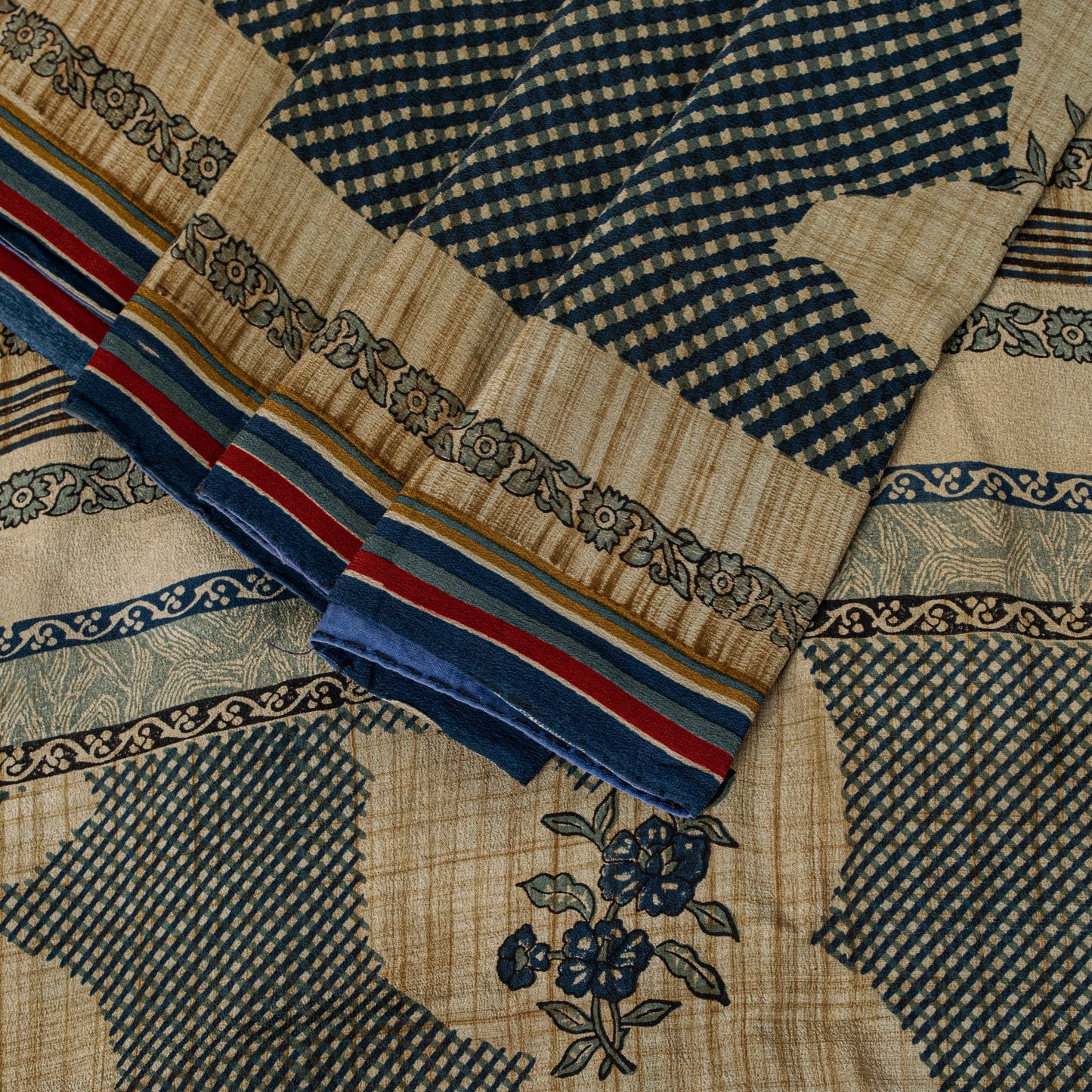 Sanskriti Vintage Dark Blue 100% Pure Crepe Silk Sari Floral Printed Saree 5.5Yd