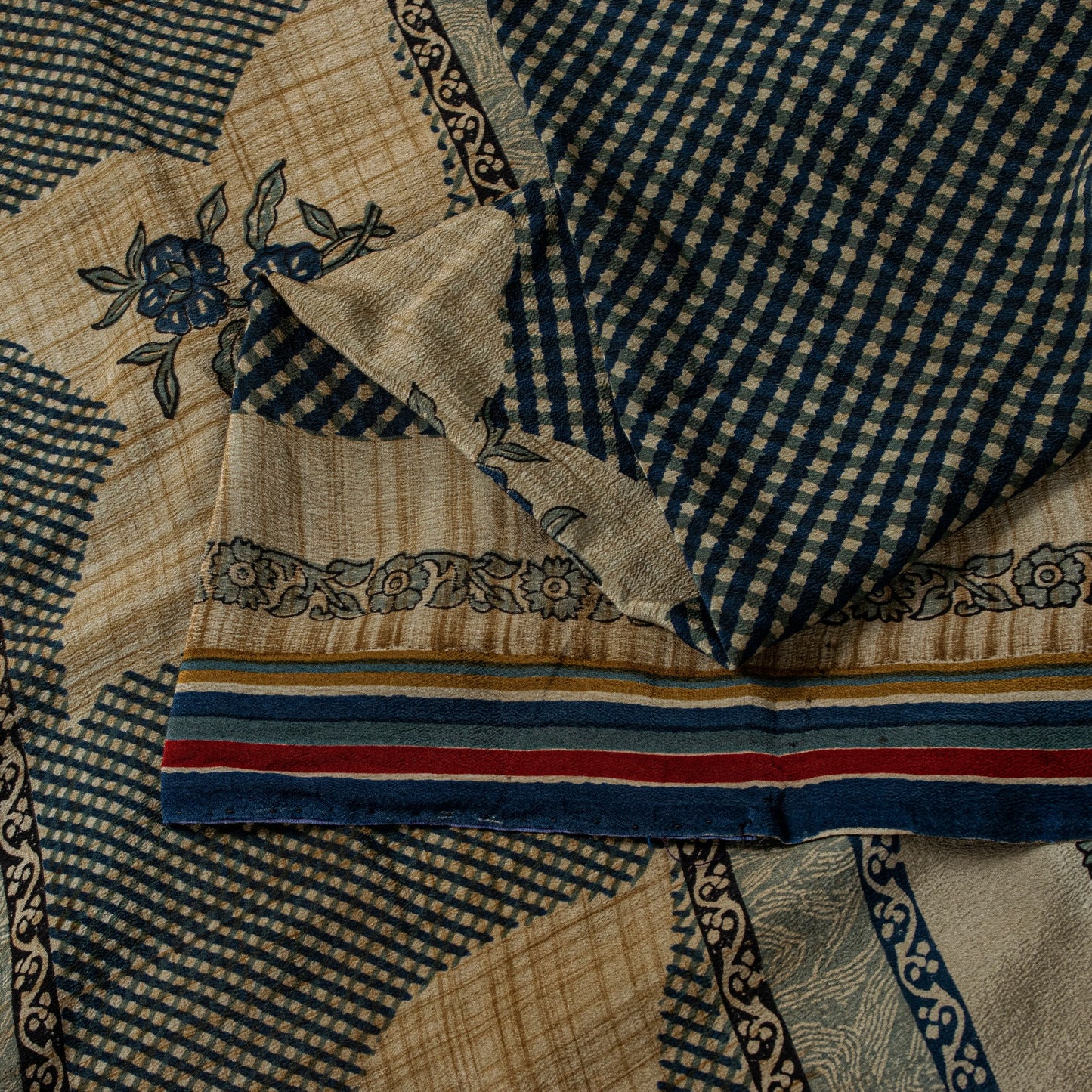 Sanskriti Vintage Dark Blue 100% Pure Crepe Silk Sari Floral Printed Saree 5.5Yd