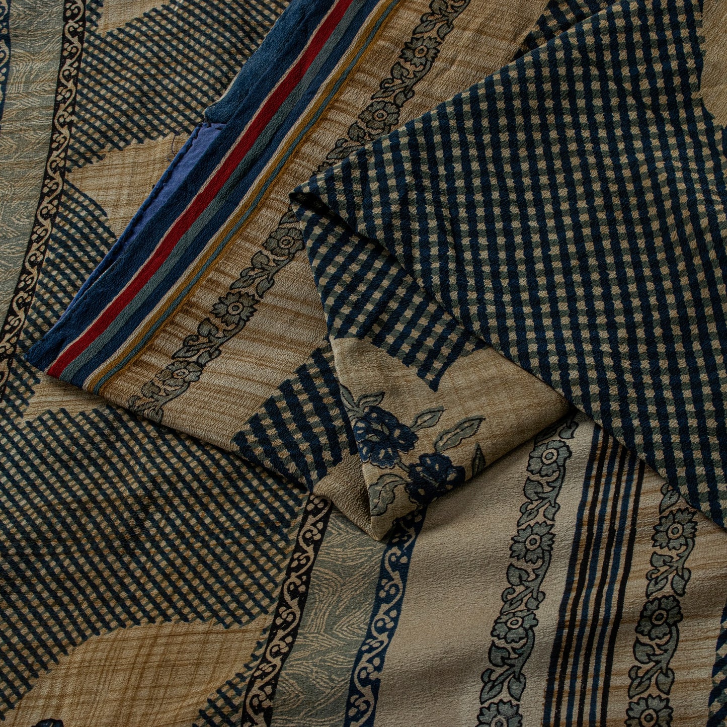 Sanskriti Vintage Dark Blue 100% Pure Crepe Silk Sari Floral Printed Saree 5.5Yd