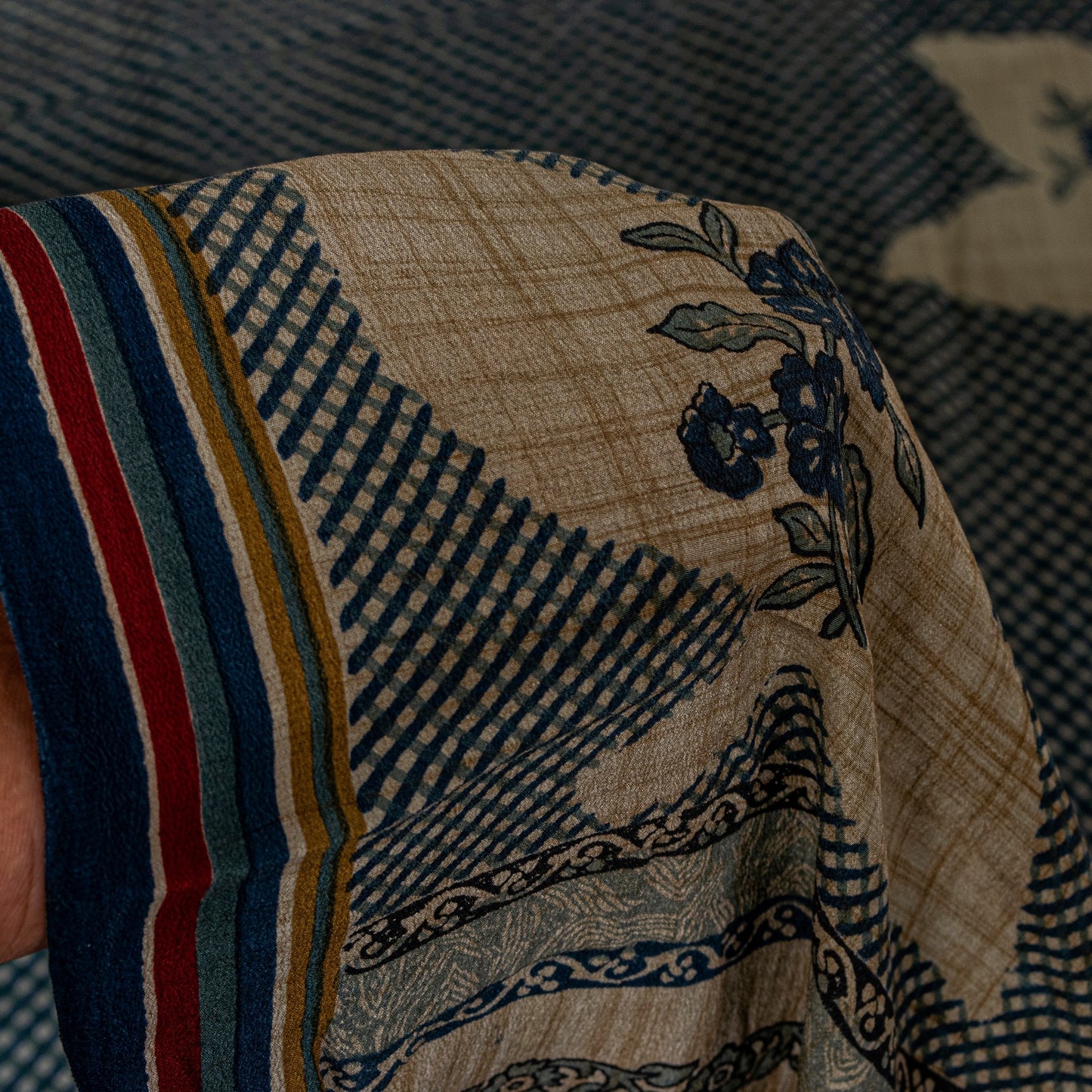 Sanskriti Vintage Dark Blue 100% Pure Crepe Silk Sari Floral Printed Saree 5.5Yd