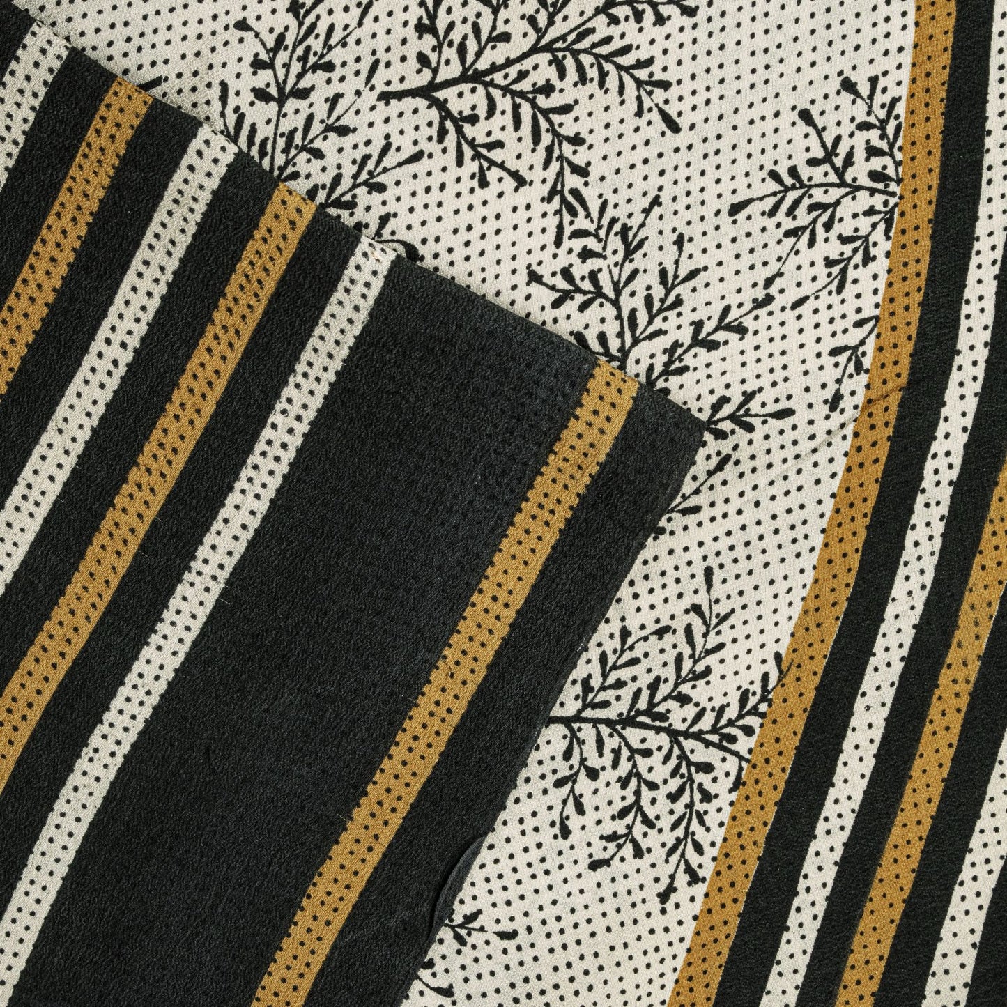 Sanskriti Vintage Saree Cream-Black Pure Crepe Floral Printed Sari 5.5+Yd Fabric