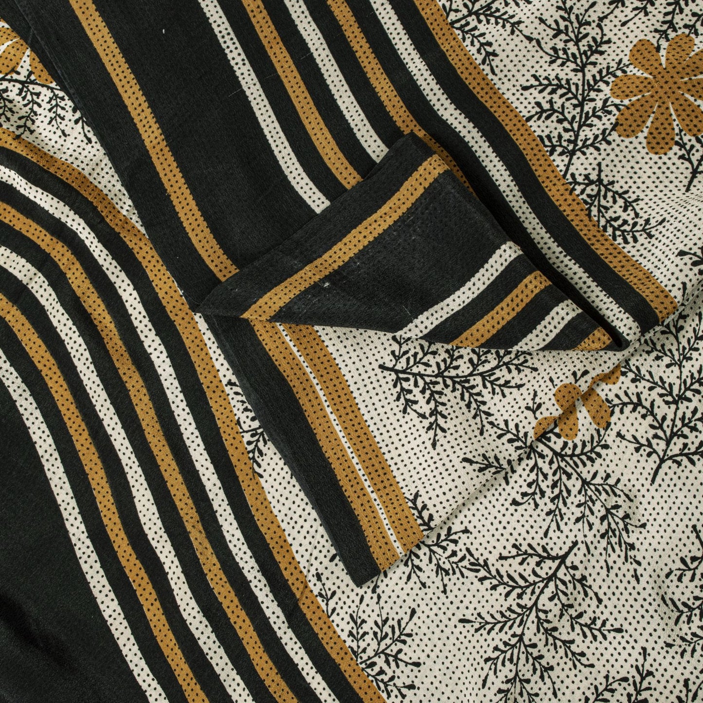 Sanskriti Vintage Saree Cream-Black Pure Crepe Floral Printed Sari 5.5+Yd Fabric