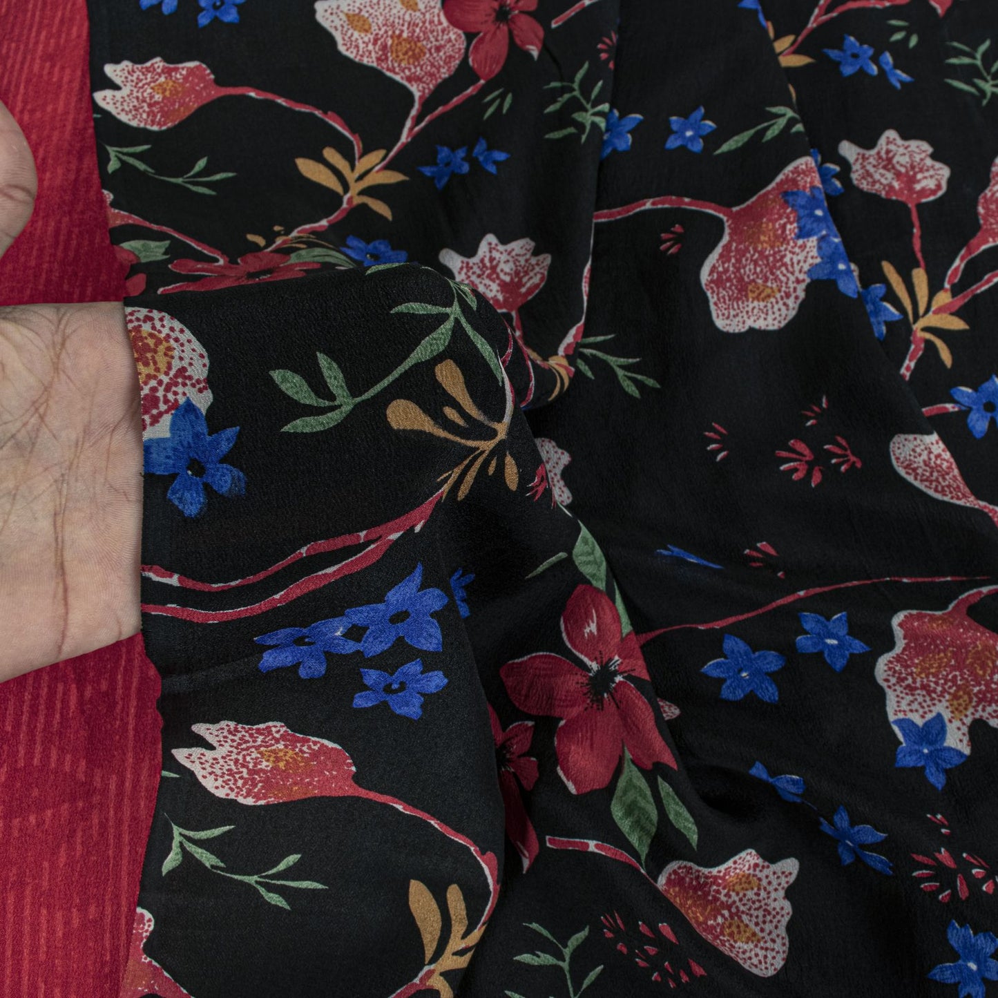Sanskriti Vintage Saree Black-Red Pure Crepe Floral Digital Printed Sari 5.5+Yd