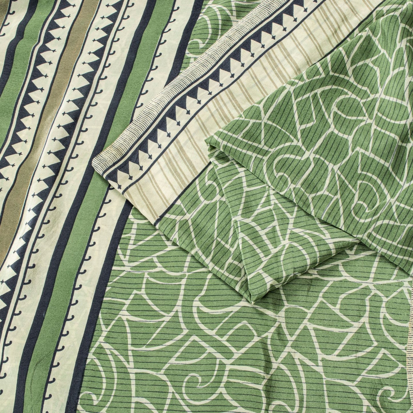 Sanskriti Vintage Saree Green Pure Crepe Silk Abstract Print Sari 6 Yd Fabric