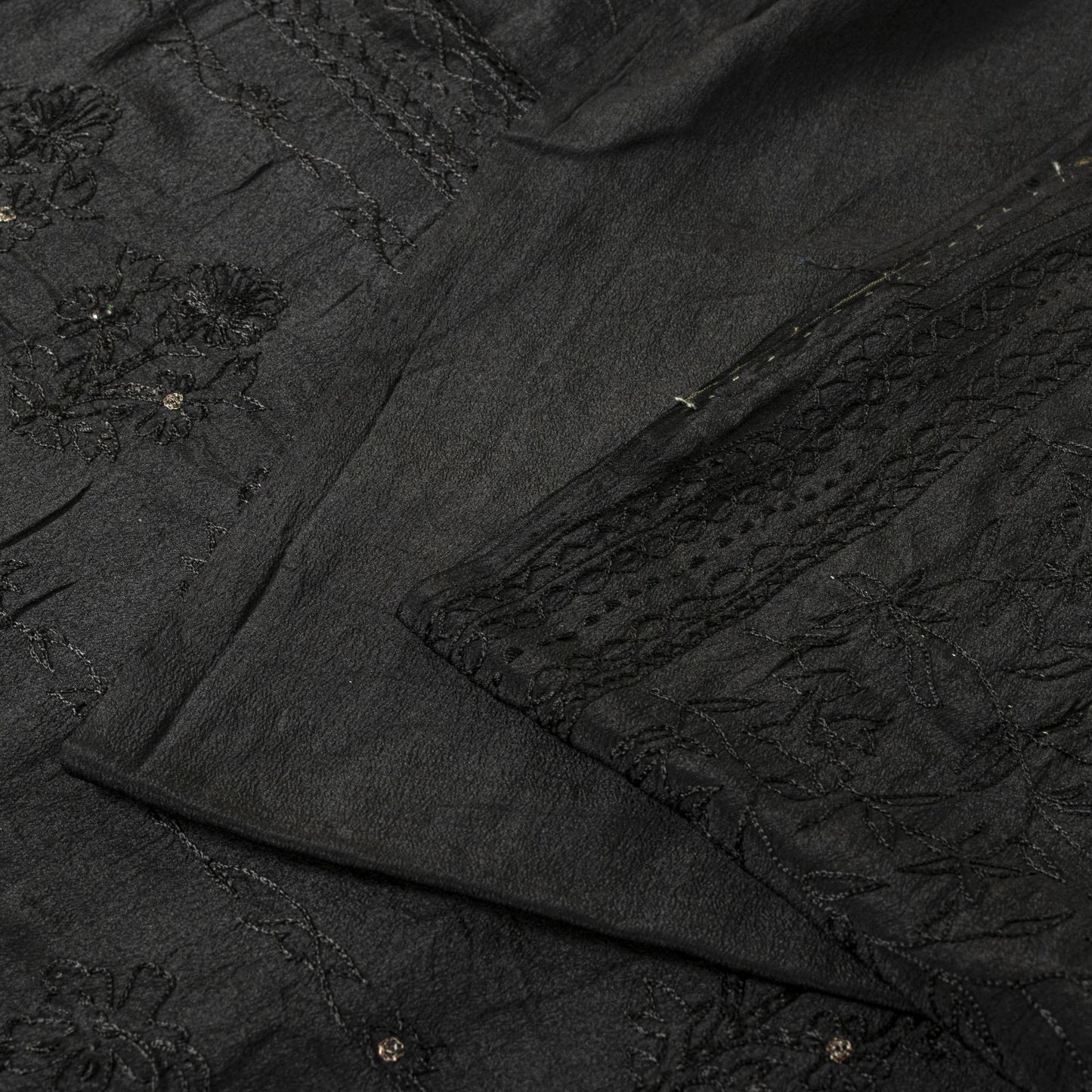 Sanskriti Vintage Saree Black Pure Crepe KashmirAari Embroidery Sari 5+Yd Fabric