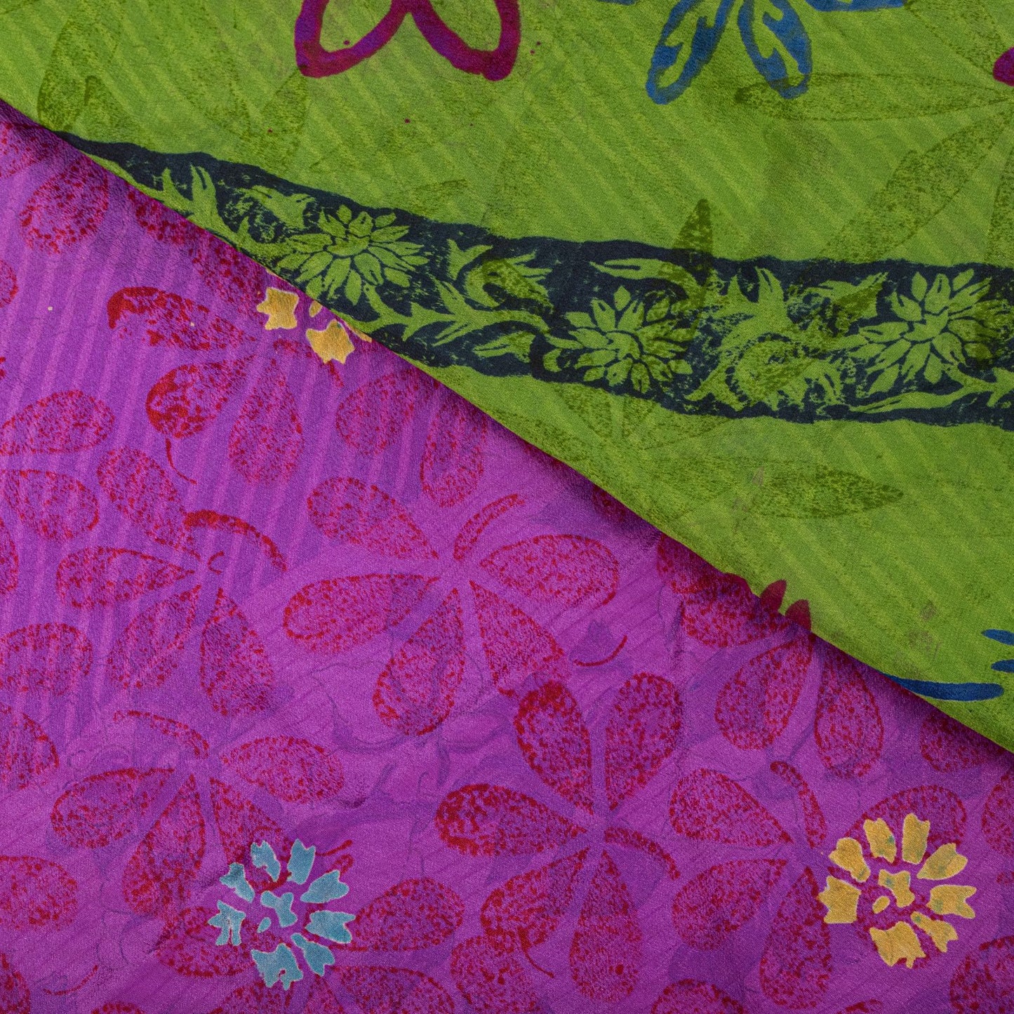 Sanskriti Vintage Saree Purple-Green Pure Crepe Floral Print Sari 5+Yard Fabric