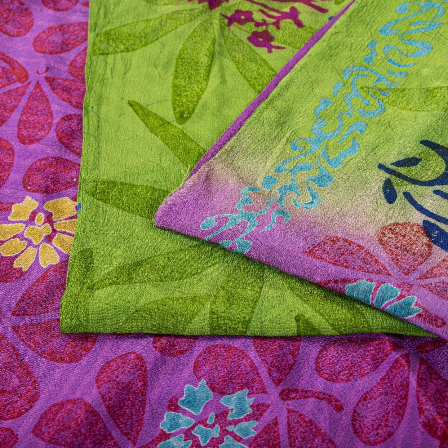 Sanskriti Vintage Saree Purple-Green Pure Crepe Floral Print Sari 5+Yard Fabric