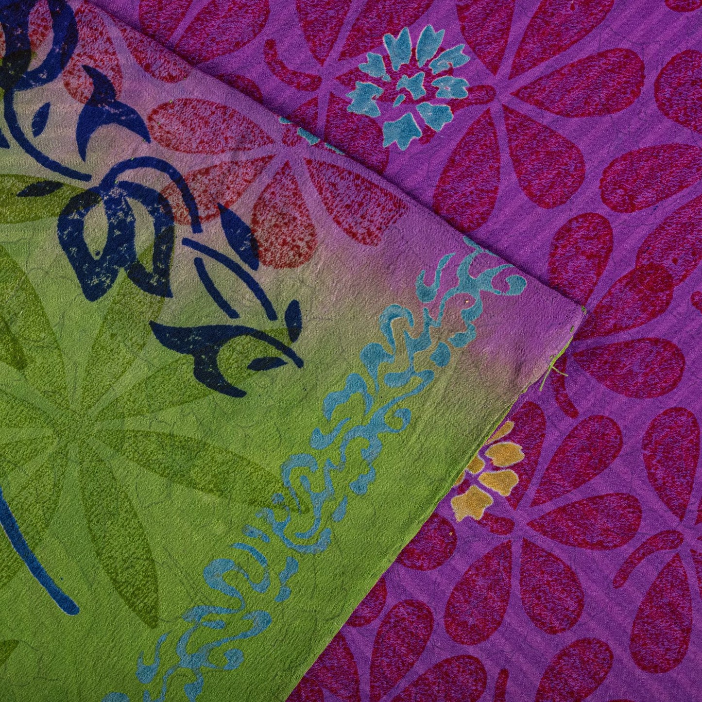 Sanskriti Vintage Saree Purple-Green Pure Crepe Floral Print Sari 5+Yard Fabric