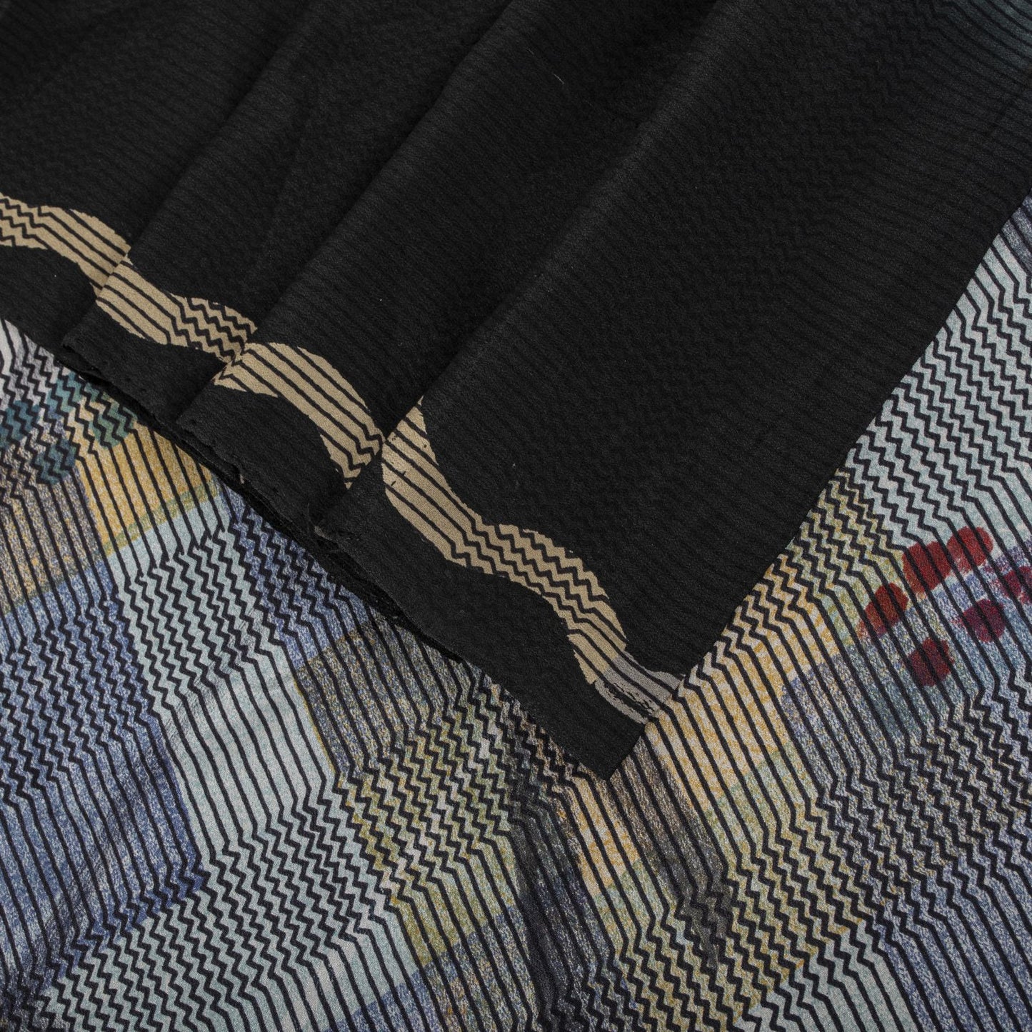 Sanskriti Vintage Saree Gray-Black Pure Crepe Abstract Print Sari 5.5Yard Fabric